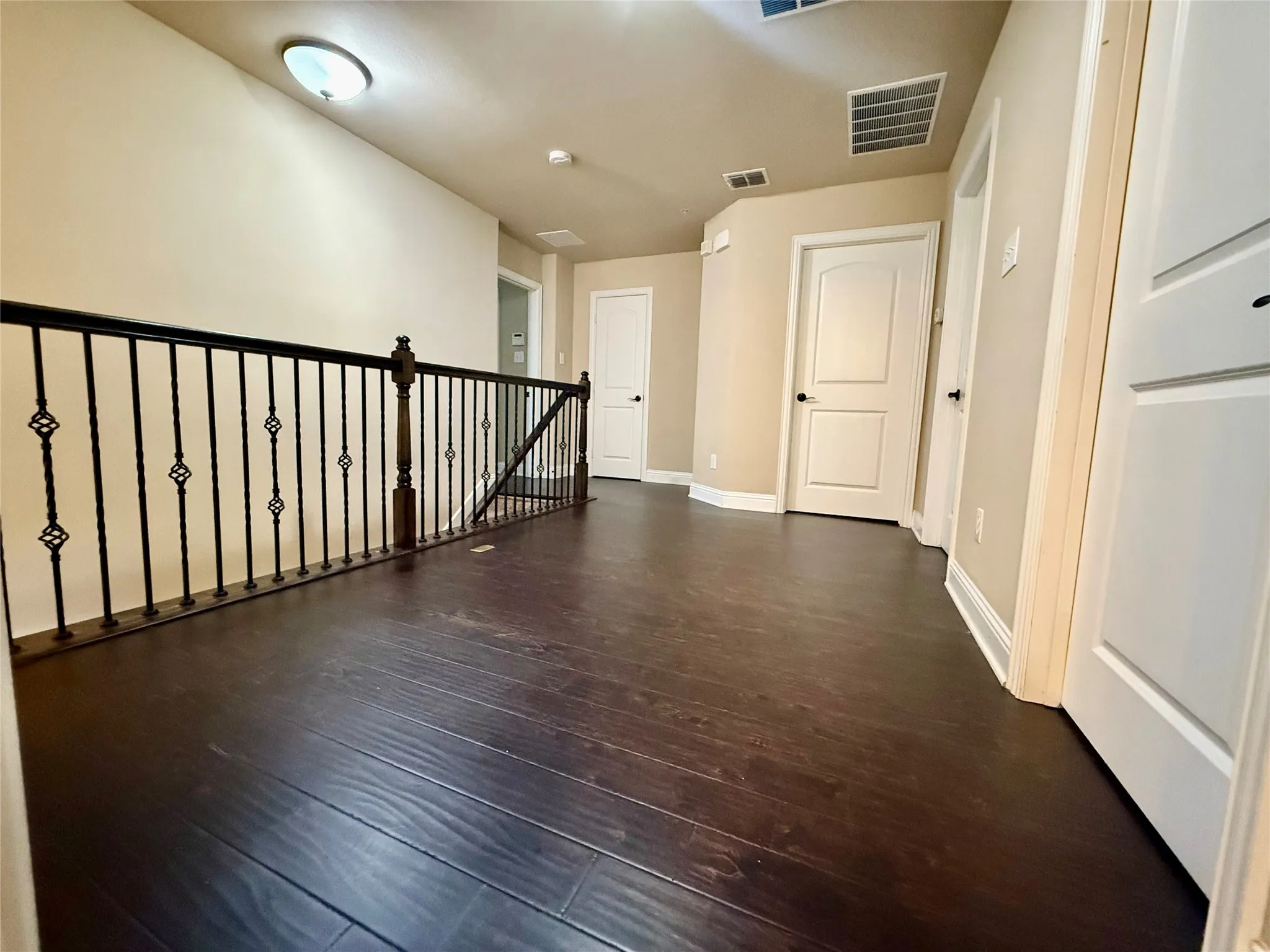 Townhouse For Rent in Denton County , 2617 Jackson Drive, Lewisville, Texas 75067, 3 Bedroom, 3 Bathroom, 2 Garage spaces, 1,901 Sqft, built in 2013, mls#21346157, Real Estate Agent in Lewisville, Homes For Rent in Denton county, Homes For Rent in Lewisville, Realtor in Lewisville Texas, Real Estate Brokerage Independent Realty Texas, Luminita Cordes Realtor