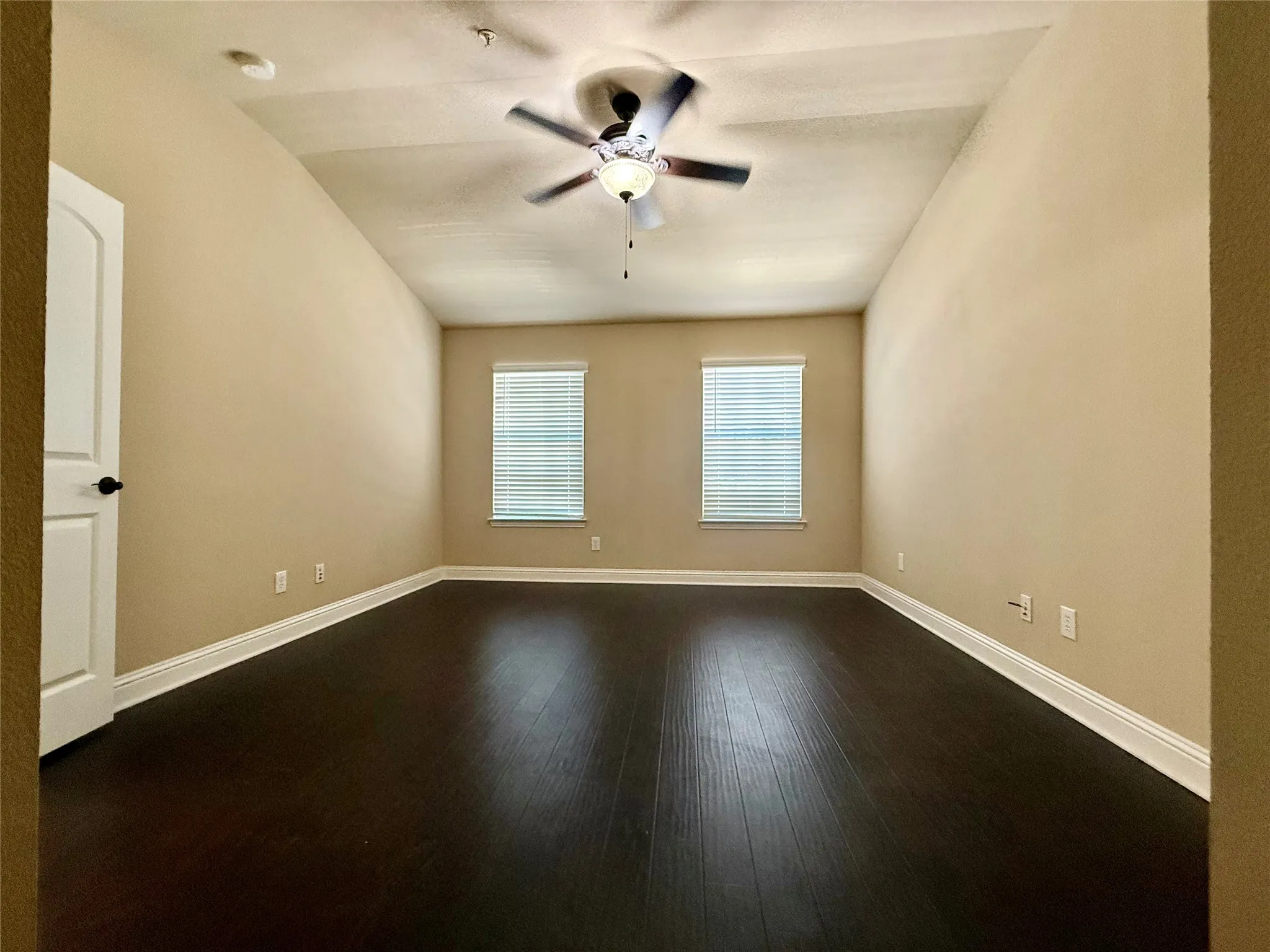 Townhouse For Rent in Denton County , 2617 Jackson Drive, Lewisville, Texas 75067, 3 Bedroom, 3 Bathroom, 2 Garage spaces, 1,901 Sqft, built in 2013, mls#21346157, Real Estate Agent in Lewisville, Homes For Rent in Denton county, Homes For Rent in Lewisville, Realtor in Lewisville Texas, Real Estate Brokerage Independent Realty Texas, Luminita Cordes Realtor