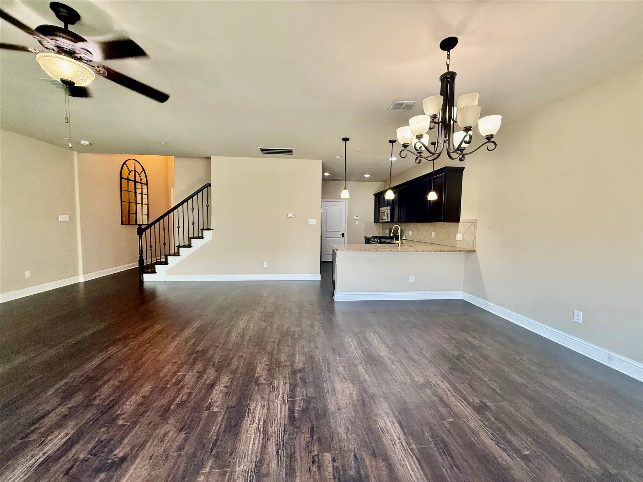 Townhouse For Rent in Denton County , 2617 Jackson Drive, Lewisville, Texas 75067, 3 Bedroom, 3 Bathroom, 2 Garage spaces, 1,901 Sqft, built in 2013, mls#21346157, Real Estate Agent in Lewisville, Homes For Rent in Denton county, Homes For Rent in Lewisville, Realtor in Lewisville Texas, Real Estate Brokerage Independent Realty Texas, Luminita Cordes Realtor