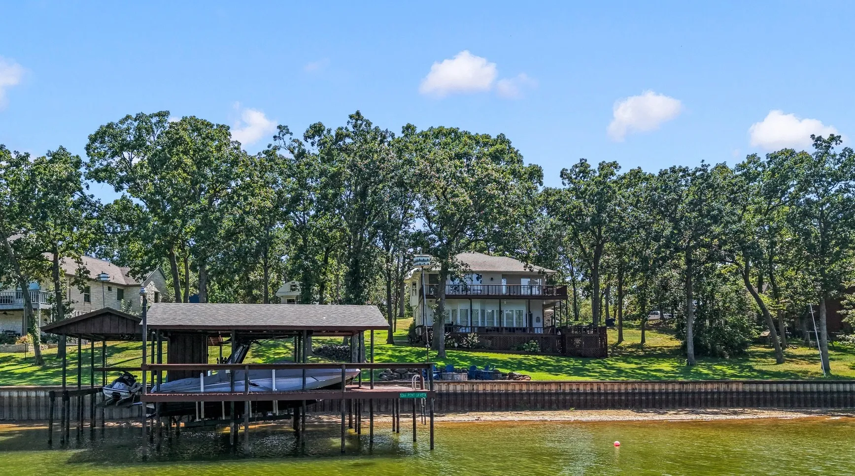 Single Family Residence For Sale in Henderson County , 5366 Point LaVista, Malakoff, Texas 75148, 3 Bedroom, 3 Bathroom, 2 Garage spaces, 2,470 Sqft, built in 1991, mls#21346648, Real Estate Agent in Malakoff, Homes For Sale in Henderson county, Homes For Sale in Malakoff, Realtor in Malakoff Texas, Real Estate Brokerage Independent Realty Texas, Luminita Cordes Realtor