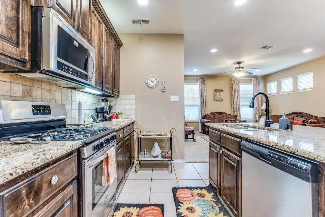 Townhouse For Sale in Dallas County , 214 Alexandra Avenue, Richardson, Texas 75081, 3 Bedroom, 3 Bathroom, 2 Garage spaces, 1,956 Sqft, built in 2012, Price $425,000, mls#21347555, Real Estate Agent in Richardson, Homes For Sale in Dallas county, Homes For Sale in Richardson, Realtor in Richardson Texas, Real Estate Brokerage Independent Realty Texas, Luminita Cordes Realtor