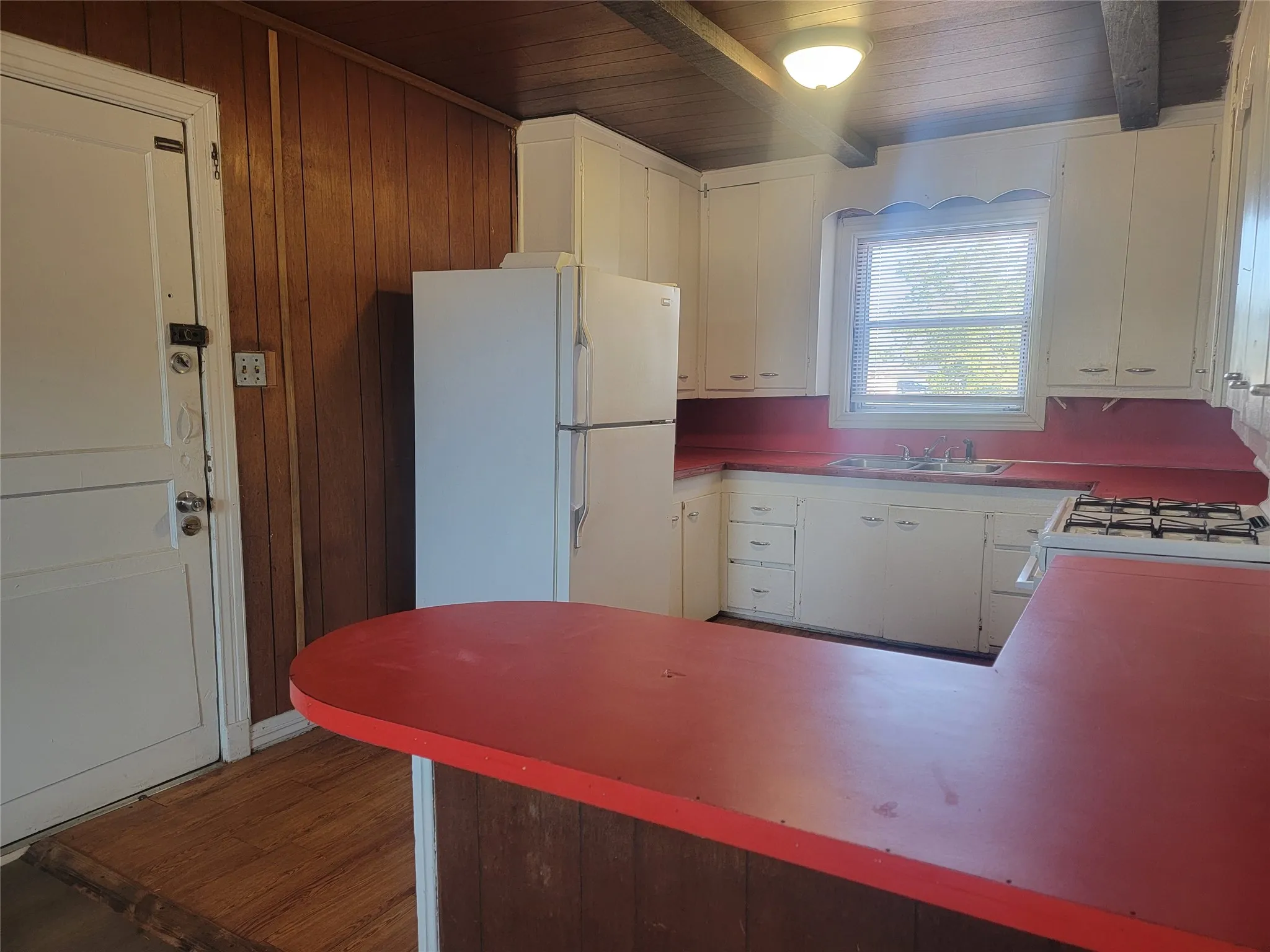 2042 N 14th