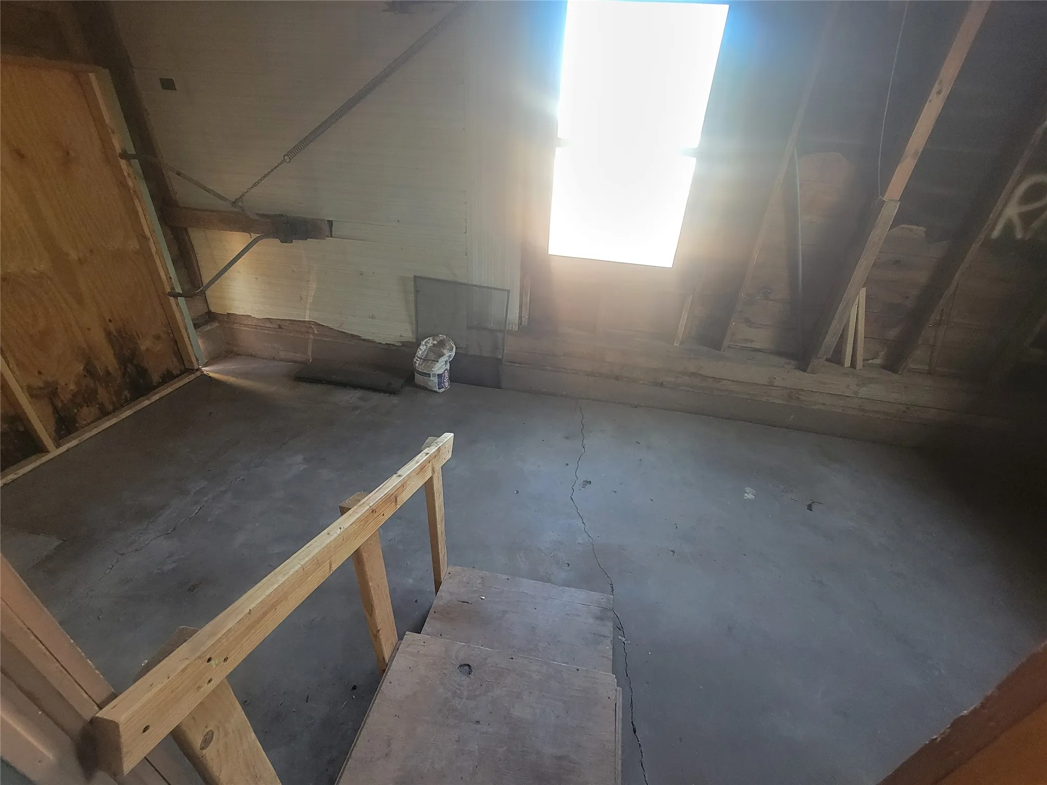 2042 N 14th