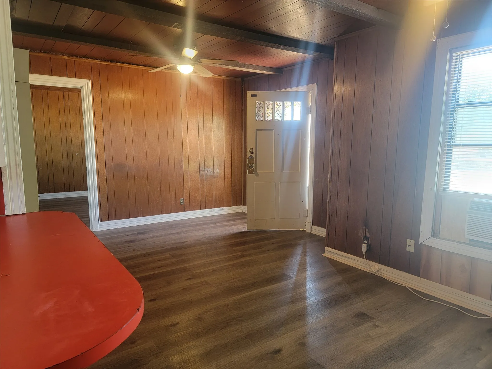 2042 N 14th