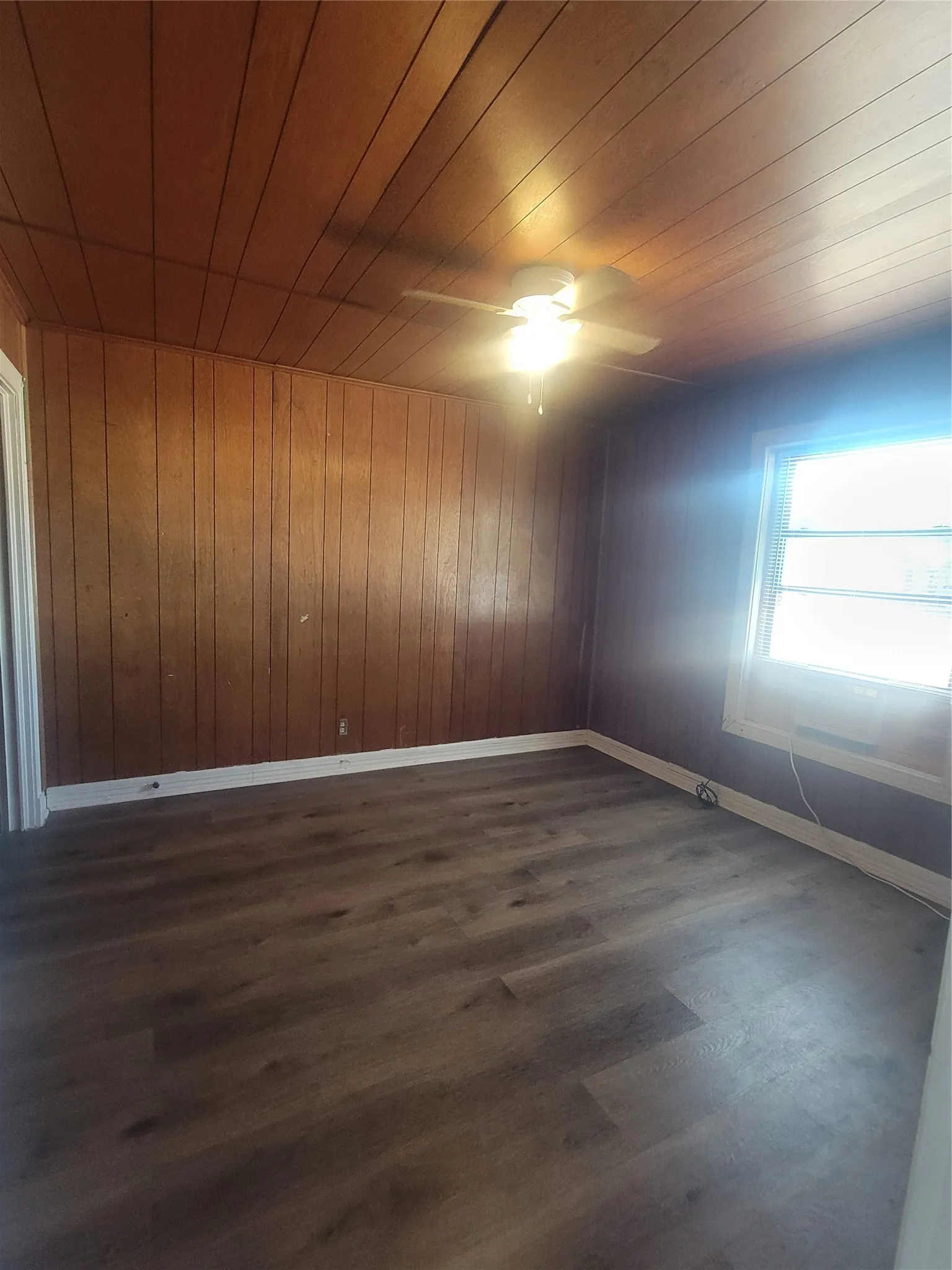 2042 N 14th
