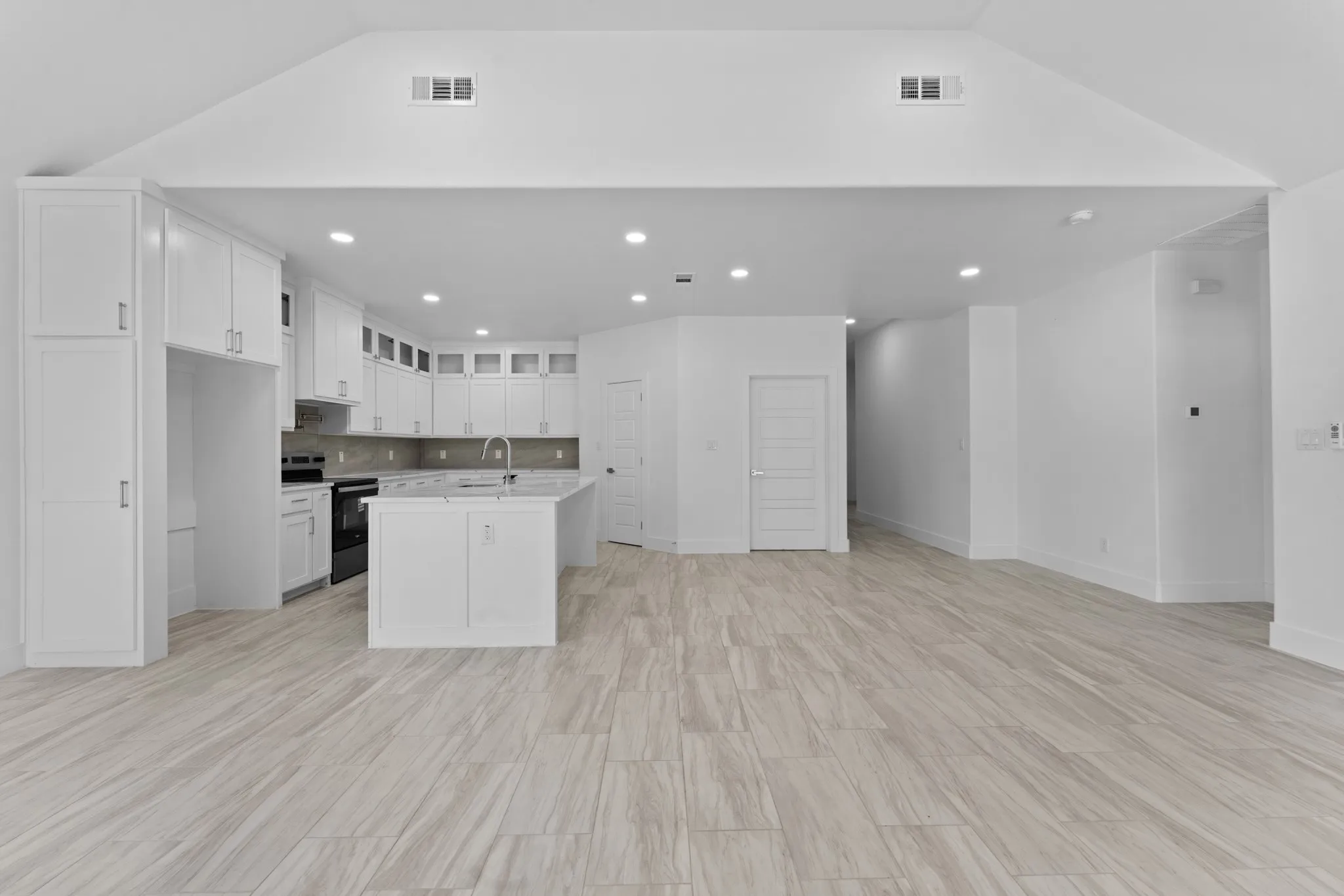 Single Family Residence For Sale in Henderson County , 104 Clear Fork Street, Gun Barrel City, Texas 75156, 3 Bedroom, 2 Bathroom, 2 Garage spaces, 1,661 Sqft, built in 2026, mls#21345664, Real Estate Agent in Gun Barrel City, Homes For Sale in Henderson county, Homes For Sale in Gun Barrel City, Realtor in Gun Barrel City Texas, Real Estate Brokerage Independent Realty Texas, Luminita Cordes Realtor