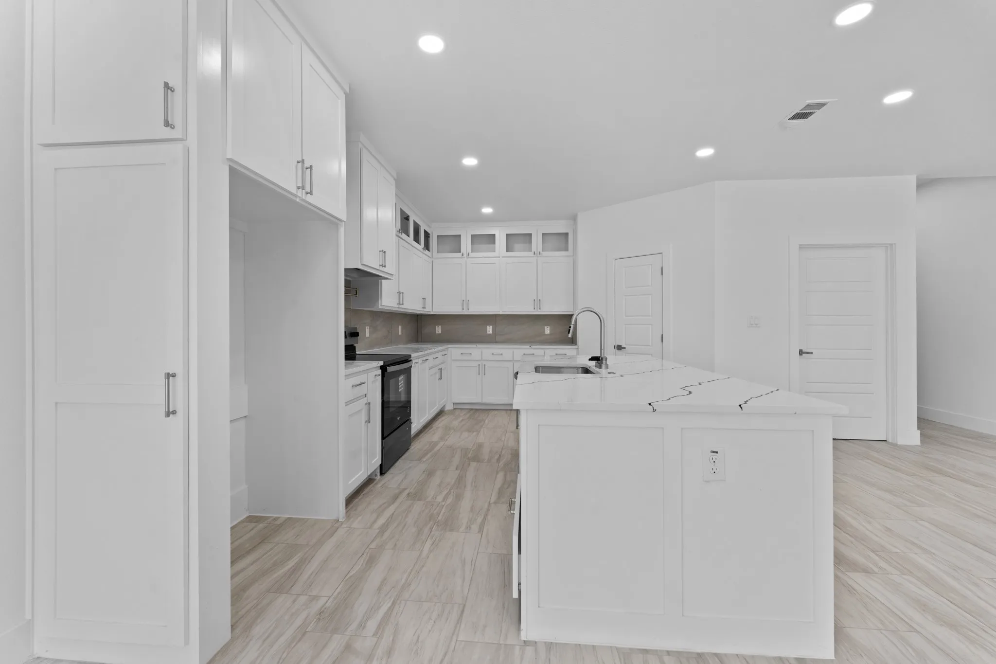 Single Family Residence For Sale in Henderson County , 104 Clear Fork Street, Gun Barrel City, Texas 75156, 3 Bedroom, 2 Bathroom, 2 Garage spaces, 1,661 Sqft, built in 2026, mls#21345664, Real Estate Agent in Gun Barrel City, Homes For Sale in Henderson county, Homes For Sale in Gun Barrel City, Realtor in Gun Barrel City Texas, Real Estate Brokerage Independent Realty Texas, Luminita Cordes Realtor
