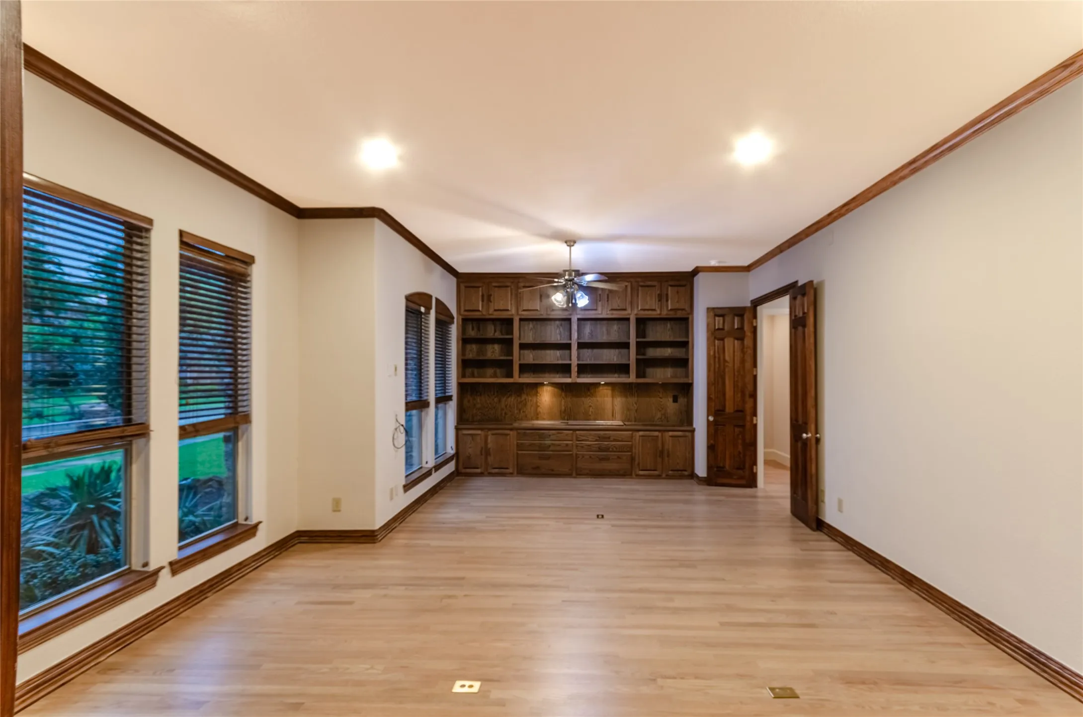 Single Family Residence For Sale in Denton County , 5096 Oakhurst Lane, Frisco, Texas 75034, 5 Bedroom, 5 Bathroom, 3 Garage spaces, 4,902 Sqft, built in 2001, mls#21347549, Real Estate Agent in Frisco, Homes For Sale in Denton county, Homes For Sale in Frisco, Realtor in Frisco Texas, Real Estate Brokerage Independent Realty Texas, Luminita Cordes Realtor