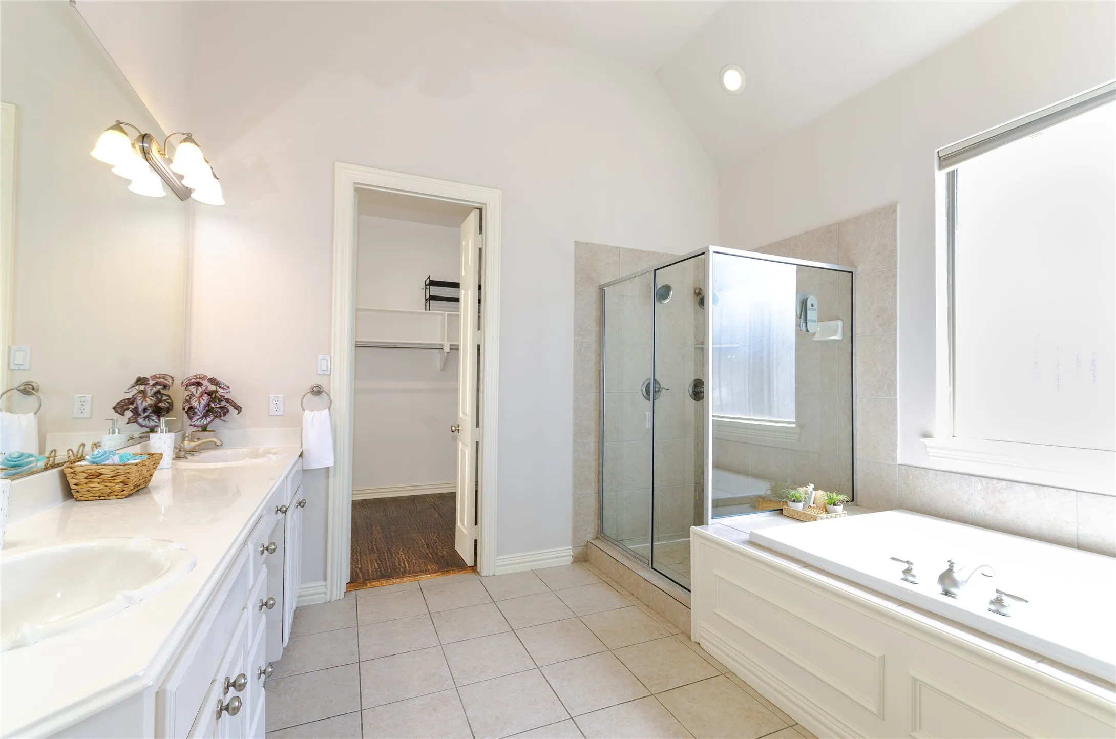 Single Family Residence For Sale in Denton County , 5096 Oakhurst Lane, Frisco, Texas 75034, 5 Bedroom, 5 Bathroom, 3 Garage spaces, 4,902 Sqft, built in 2001, mls#21347549, Real Estate Agent in Frisco, Homes For Sale in Denton county, Homes For Sale in Frisco, Realtor in Frisco Texas, Real Estate Brokerage Independent Realty Texas, Luminita Cordes Realtor