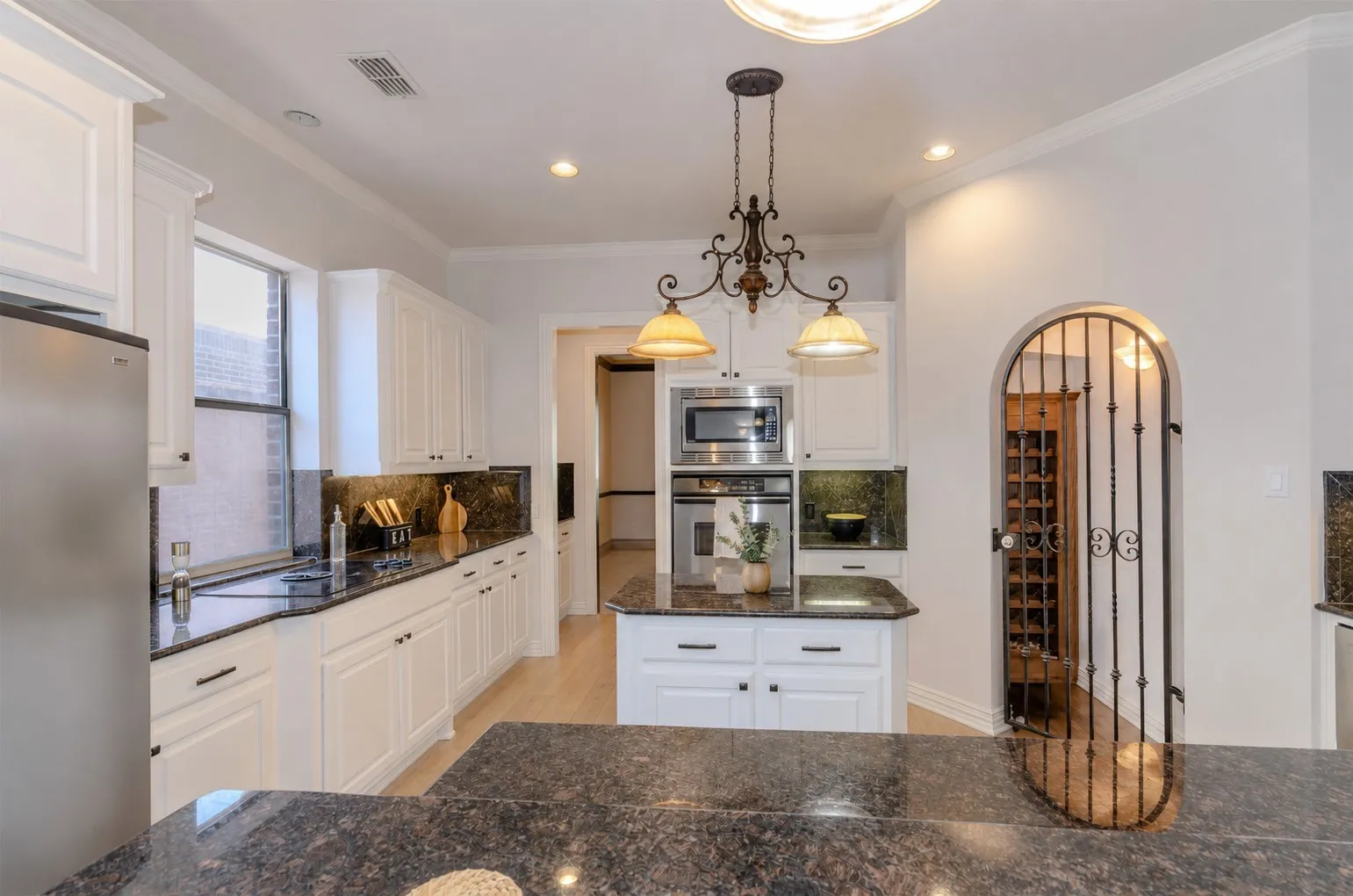 Single Family Residence For Sale in Denton County , 5096 Oakhurst Lane, Frisco, Texas 75034, 5 Bedroom, 5 Bathroom, 3 Garage spaces, 4,902 Sqft, built in 2001, mls#21347549, Real Estate Agent in Frisco, Homes For Sale in Denton county, Homes For Sale in Frisco, Realtor in Frisco Texas, Real Estate Brokerage Independent Realty Texas, Luminita Cordes Realtor