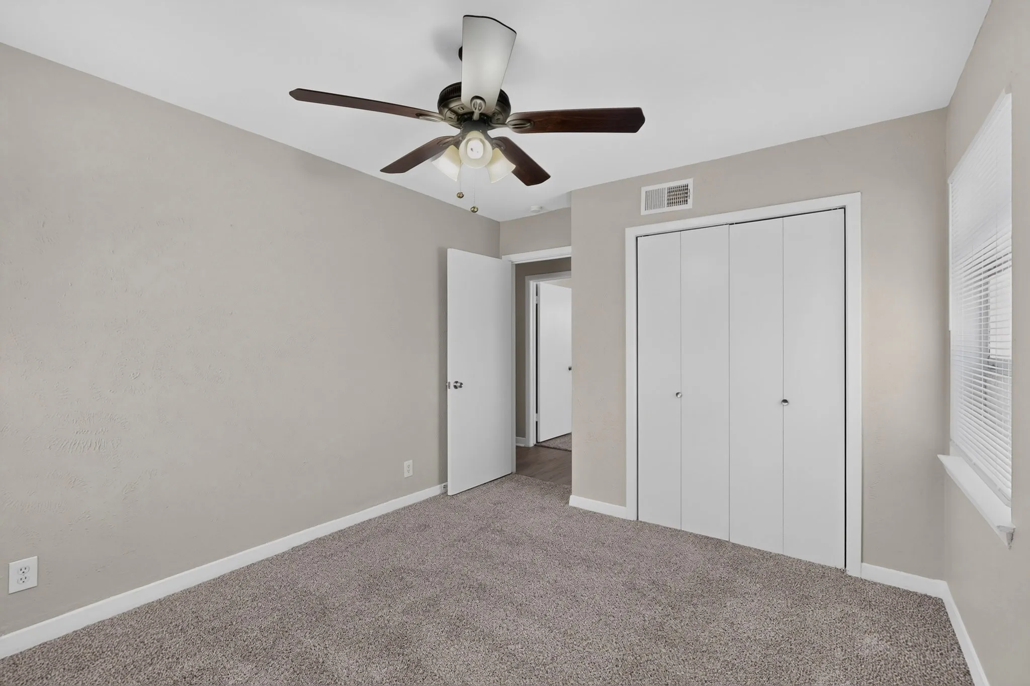 Single Family Residence For Sale in Dallas County , 2021 Proctor Drive, Grand Prairie, Texas 75051, 3 Bedroom, 2 Bathroom, 1 Garage spaces, 1,248 Sqft, built in 1956, mls#21347507, Real Estate Agent in Grand Prairie, Homes For Sale in Dallas county, Homes For Sale in Grand Prairie, Realtor in Grand Prairie Texas, Real Estate Brokerage Independent Realty Texas, Luminita Cordes Realtor