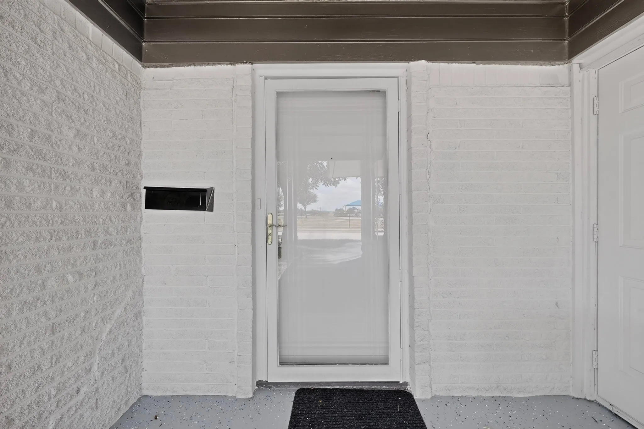 Single Family Residence For Sale in Dallas County , 2021 Proctor Drive, Grand Prairie, Texas 75051, 3 Bedroom, 2 Bathroom, 1 Garage spaces, 1,248 Sqft, built in 1956, mls#21347507, Real Estate Agent in Grand Prairie, Homes For Sale in Dallas county, Homes For Sale in Grand Prairie, Realtor in Grand Prairie Texas, Real Estate Brokerage Independent Realty Texas, Luminita Cordes Realtor