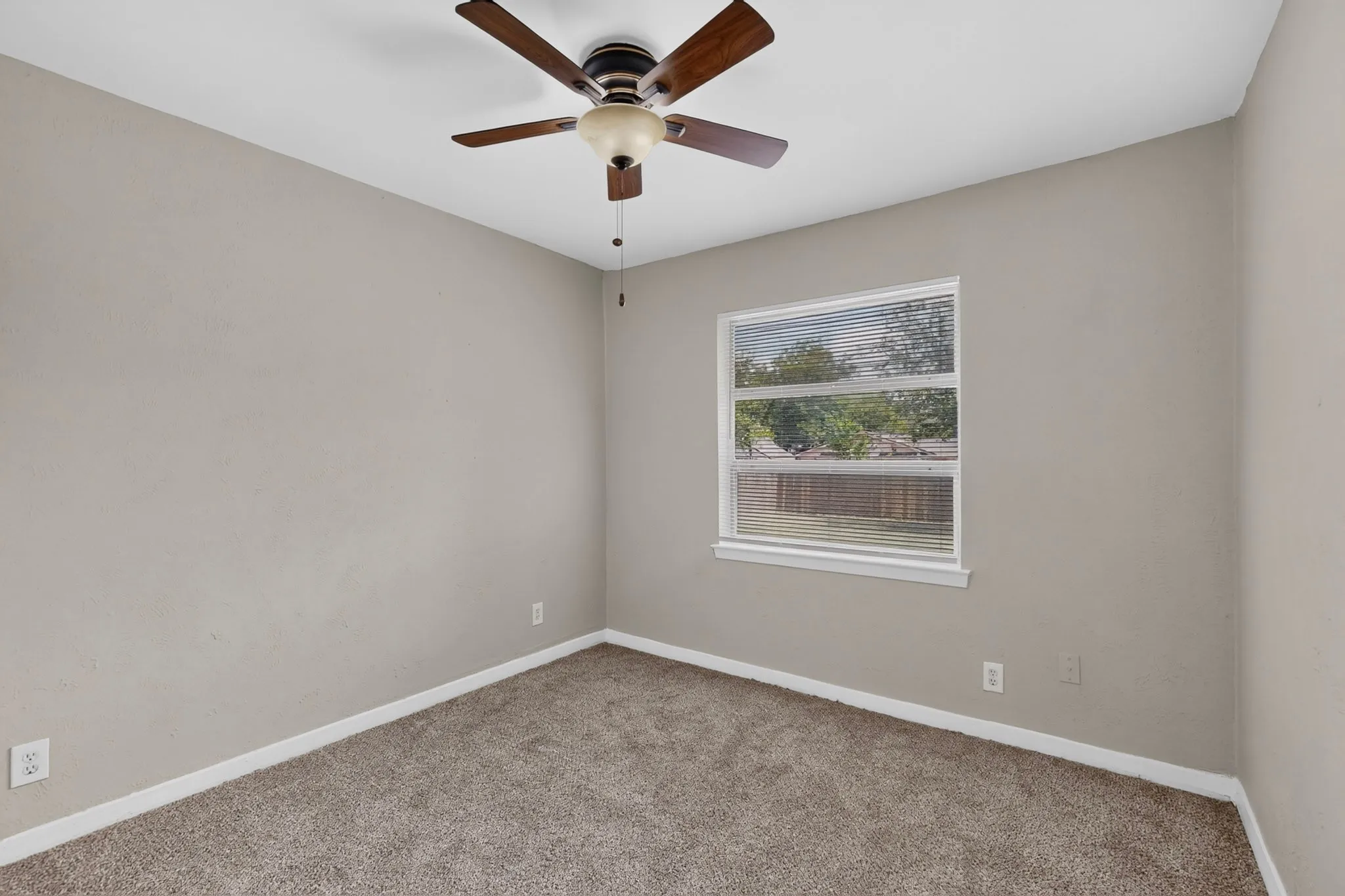 Single Family Residence For Sale in Dallas County , 2021 Proctor Drive, Grand Prairie, Texas 75051, 3 Bedroom, 2 Bathroom, 1 Garage spaces, 1,248 Sqft, built in 1956, mls#21347507, Real Estate Agent in Grand Prairie, Homes For Sale in Dallas county, Homes For Sale in Grand Prairie, Realtor in Grand Prairie Texas, Real Estate Brokerage Independent Realty Texas, Luminita Cordes Realtor