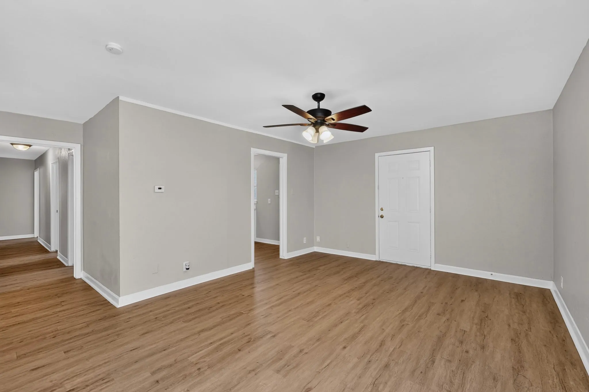 Single Family Residence For Sale in Dallas County , 2021 Proctor Drive, Grand Prairie, Texas 75051, 3 Bedroom, 2 Bathroom, 1 Garage spaces, 1,248 Sqft, built in 1956, mls#21347507, Real Estate Agent in Grand Prairie, Homes For Sale in Dallas county, Homes For Sale in Grand Prairie, Realtor in Grand Prairie Texas, Real Estate Brokerage Independent Realty Texas, Luminita Cordes Realtor