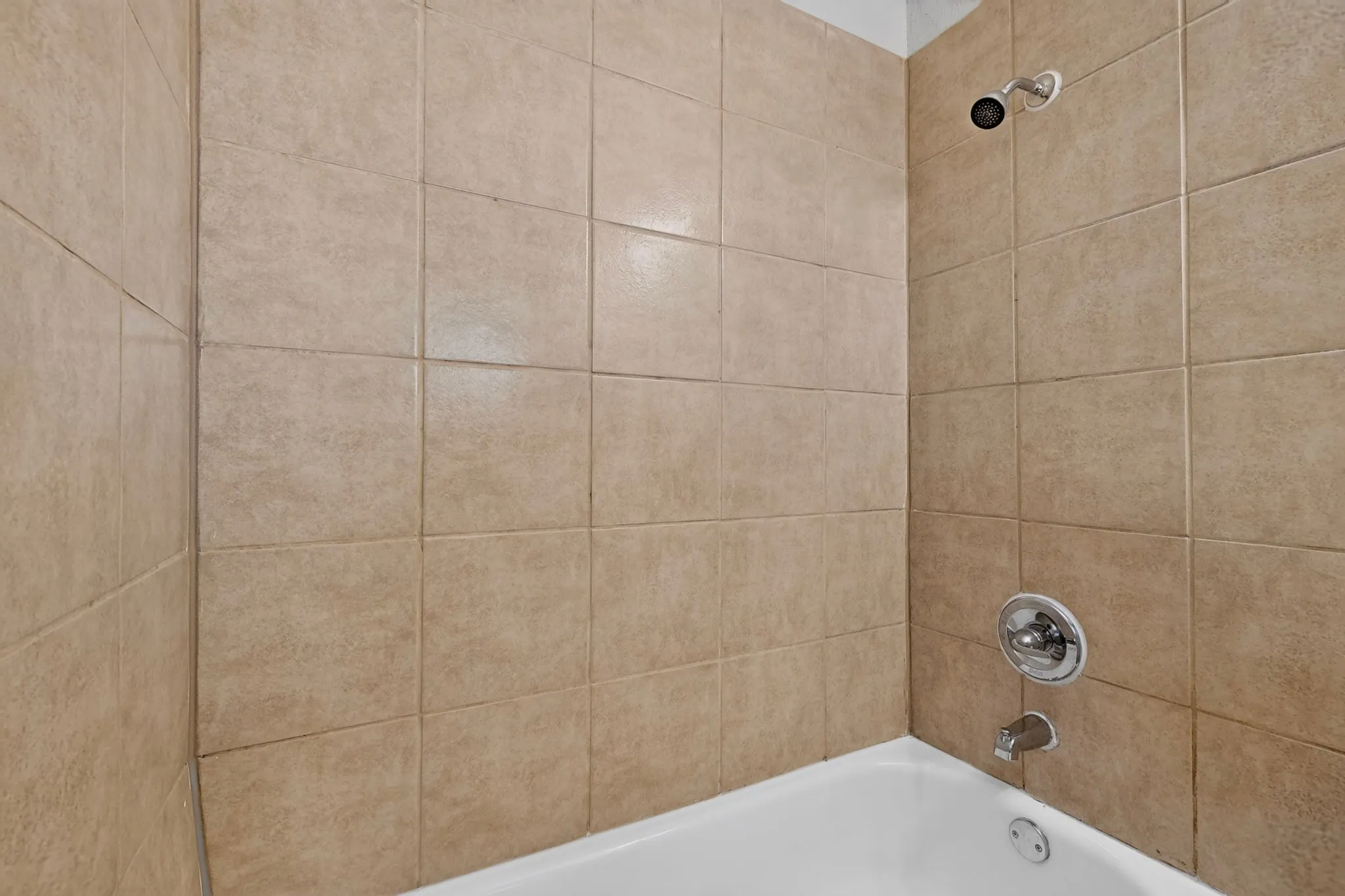 Single Family Residence For Sale in Dallas County , 2021 Proctor Drive, Grand Prairie, Texas 75051, 3 Bedroom, 2 Bathroom, 1 Garage spaces, 1,248 Sqft, built in 1956, mls#21347507, Real Estate Agent in Grand Prairie, Homes For Sale in Dallas county, Homes For Sale in Grand Prairie, Realtor in Grand Prairie Texas, Real Estate Brokerage Independent Realty Texas, Luminita Cordes Realtor