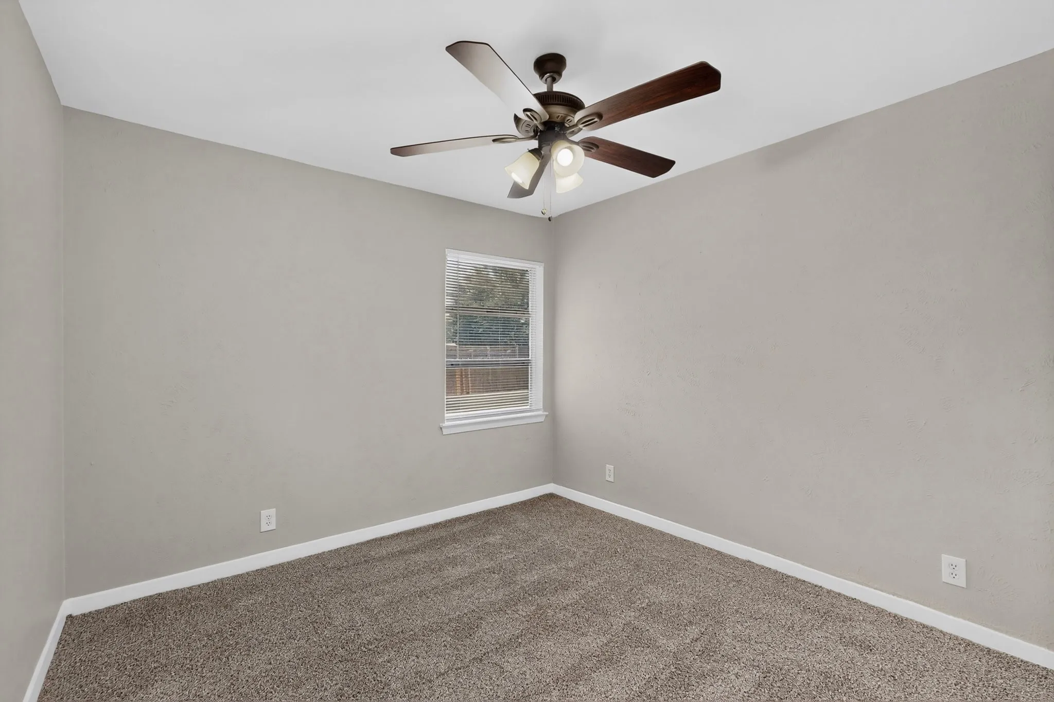Single Family Residence For Sale in Dallas County , 2021 Proctor Drive, Grand Prairie, Texas 75051, 3 Bedroom, 2 Bathroom, 1 Garage spaces, 1,248 Sqft, built in 1956, mls#21347507, Real Estate Agent in Grand Prairie, Homes For Sale in Dallas county, Homes For Sale in Grand Prairie, Realtor in Grand Prairie Texas, Real Estate Brokerage Independent Realty Texas, Luminita Cordes Realtor