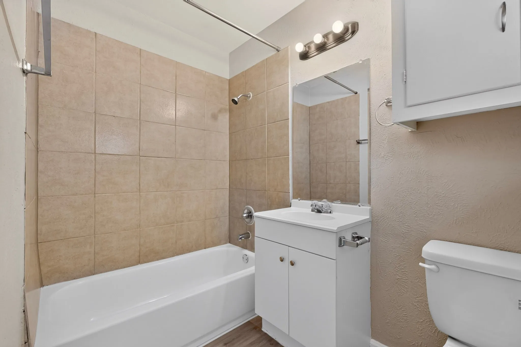 Single Family Residence For Sale in Dallas County , 2021 Proctor Drive, Grand Prairie, Texas 75051, 3 Bedroom, 2 Bathroom, 1 Garage spaces, 1,248 Sqft, built in 1956, mls#21347507, Real Estate Agent in Grand Prairie, Homes For Sale in Dallas county, Homes For Sale in Grand Prairie, Realtor in Grand Prairie Texas, Real Estate Brokerage Independent Realty Texas, Luminita Cordes Realtor