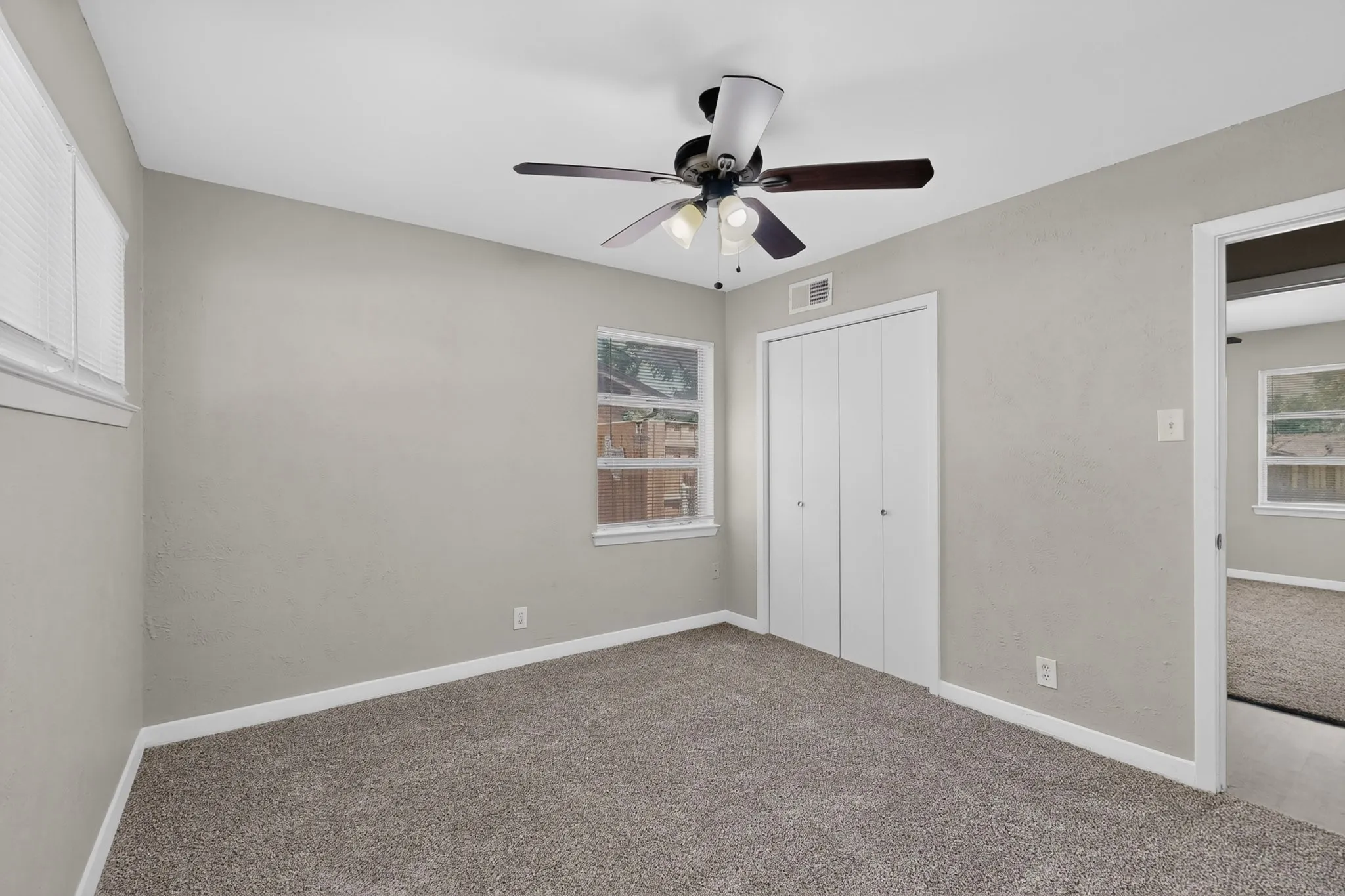 Single Family Residence For Sale in Dallas County , 2021 Proctor Drive, Grand Prairie, Texas 75051, 3 Bedroom, 2 Bathroom, 1 Garage spaces, 1,248 Sqft, built in 1956, mls#21347507, Real Estate Agent in Grand Prairie, Homes For Sale in Dallas county, Homes For Sale in Grand Prairie, Realtor in Grand Prairie Texas, Real Estate Brokerage Independent Realty Texas, Luminita Cordes Realtor