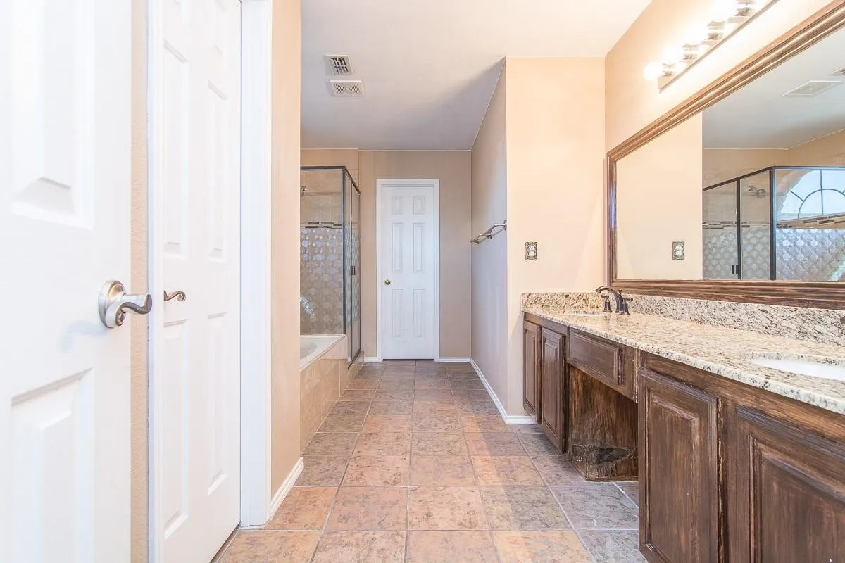Single Family Residence For Rent in Denton County , 1913 Bradford Pear Square, Little Elm, Texas 75068, 4 Bedroom, 3 Bathroom, 2 Garage spaces, 2,580 Sqft, built in 2003, mls#21344062, Real Estate Agent in Little Elm, Homes For Rent in Denton county, Homes For Rent in Little Elm, Realtor in Little Elm Texas, Real Estate Brokerage Independent Realty Texas, Luminita Cordes Realtor