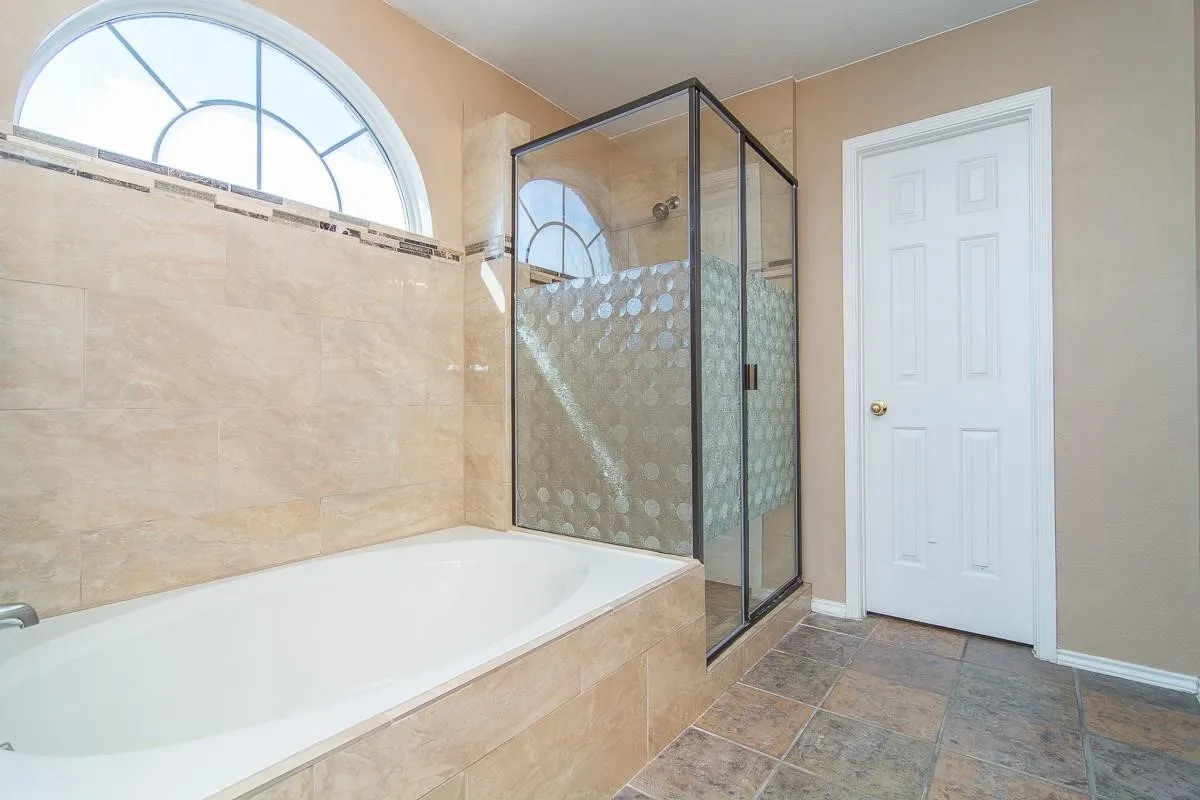 Single Family Residence For Rent in Denton County , 1913 Bradford Pear Square, Little Elm, Texas 75068, 4 Bedroom, 3 Bathroom, 2 Garage spaces, 2,580 Sqft, built in 2003, mls#21344062, Real Estate Agent in Little Elm, Homes For Rent in Denton county, Homes For Rent in Little Elm, Realtor in Little Elm Texas, Real Estate Brokerage Independent Realty Texas, Luminita Cordes Realtor