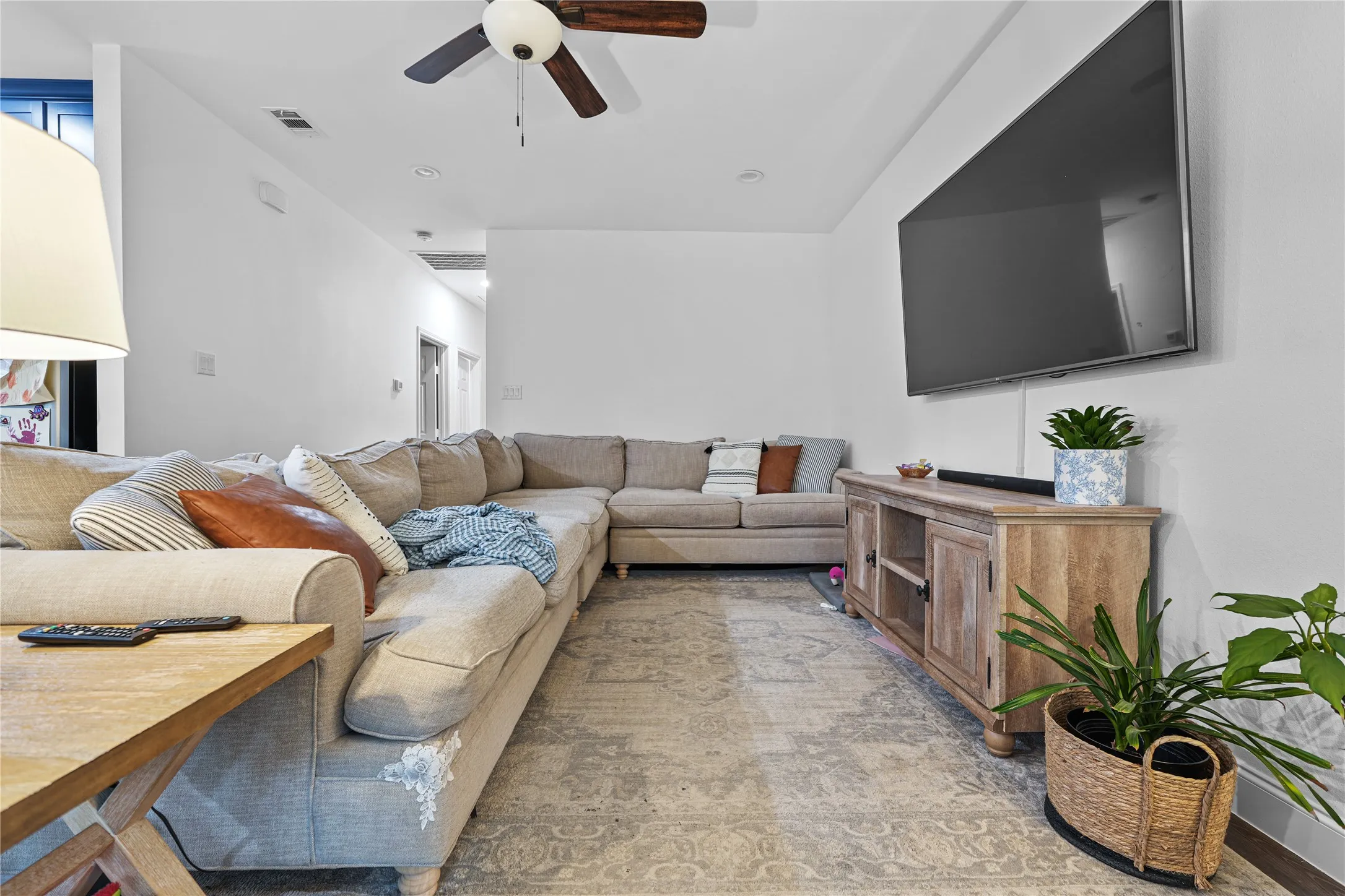 Single Family Residence For Rent in Hunt County , 3103 Barling Street, Greenville, Texas 75401, 3 Bedroom, 2 Bathroom, 1 Garage spaces, 1,470 Sqft, built in 2022, mls#21347562, Real Estate Agent in Greenville, Homes For Rent in Hunt county, Homes For Rent in Greenville, Realtor in Greenville Texas, Real Estate Brokerage Independent Realty Texas, Luminita Cordes Realtor