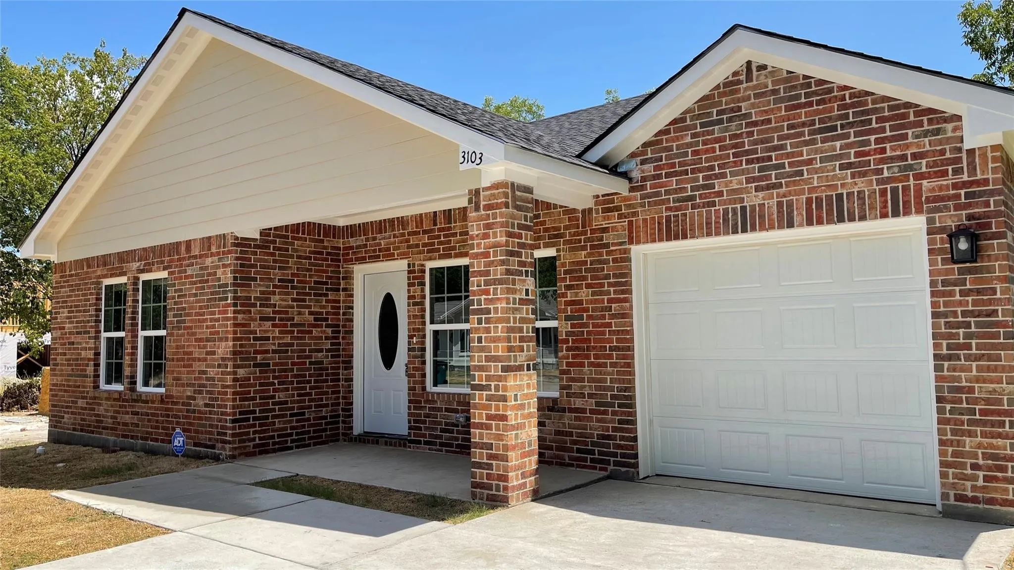 Single Family Residence For Rent in Hunt County , 3103 Barling Street, Greenville, Texas 75401, 3 Bedroom, 2 Bathroom, 1 Garage spaces, 1,470 Sqft, built in 2022, mls#21347562, Real Estate Agent in Greenville, Homes For Rent in Hunt county, Homes For Rent in Greenville, Realtor in Greenville Texas, Real Estate Brokerage Independent Realty Texas, Luminita Cordes Realtor