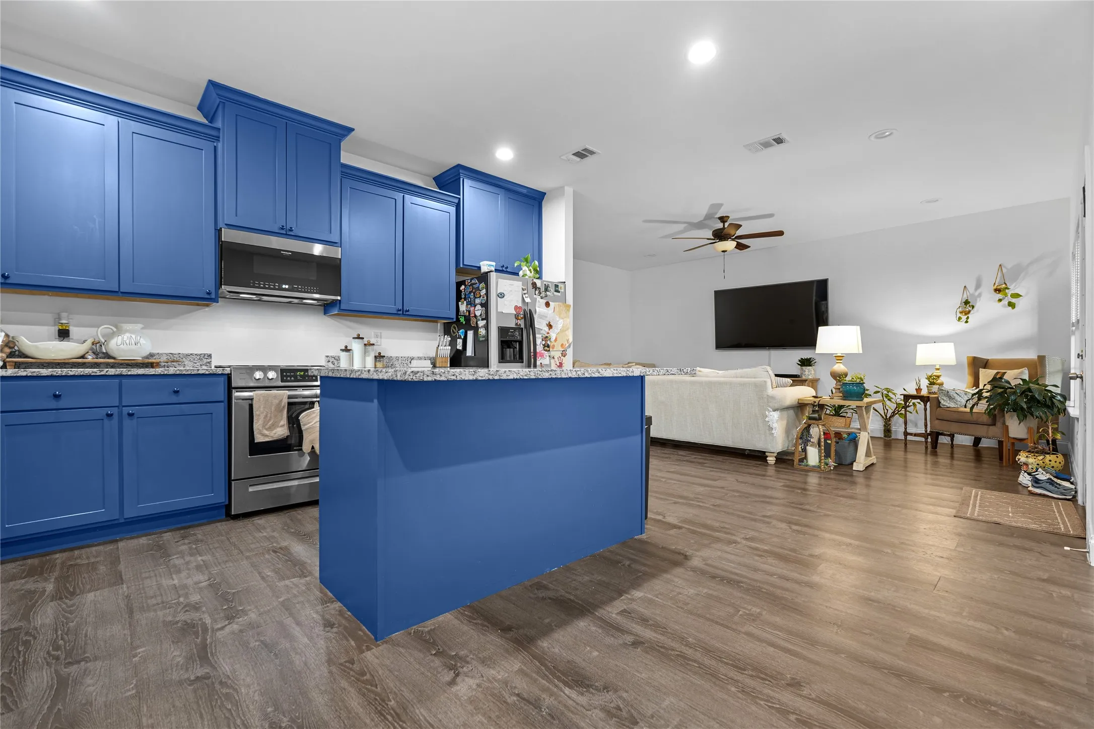 Single Family Residence For Rent in Hunt County , 3103 Barling Street, Greenville, Texas 75401, 3 Bedroom, 2 Bathroom, 1 Garage spaces, 1,470 Sqft, built in 2022, mls#21347562, Real Estate Agent in Greenville, Homes For Rent in Hunt county, Homes For Rent in Greenville, Realtor in Greenville Texas, Real Estate Brokerage Independent Realty Texas, Luminita Cordes Realtor