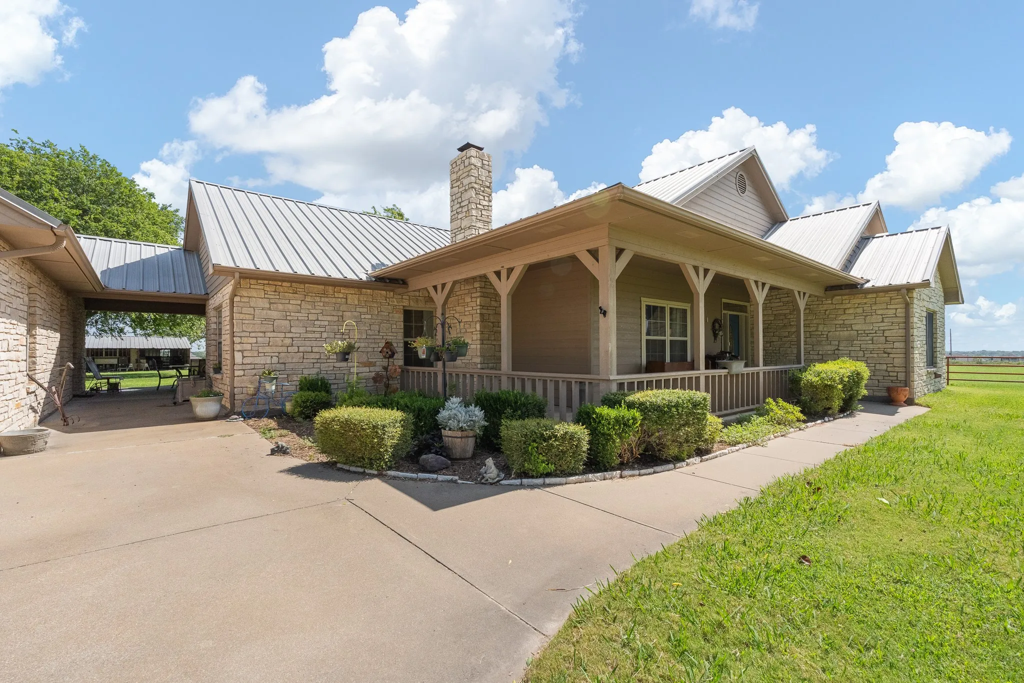 Ranch For Sale in Johnson County , 8648 B County Road 1128, Godley, Texas 76044, 0, 0, Garage spaces, 0 Sqft, built in 2001, mls#21346265, Real Estate Agent in Godley, Homes For Sale in Johnson county, Homes For Sale in Godley, Realtor in Godley Texas, Real Estate Brokerage Independent Realty Texas, Luminita Cordes Realtor