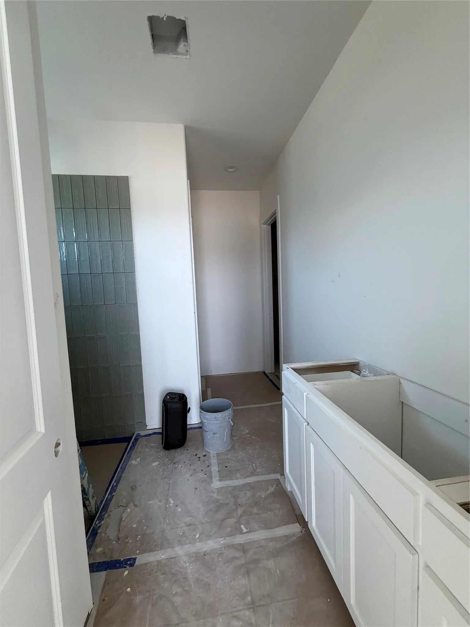 Guest ensuite bath with large walkin closet