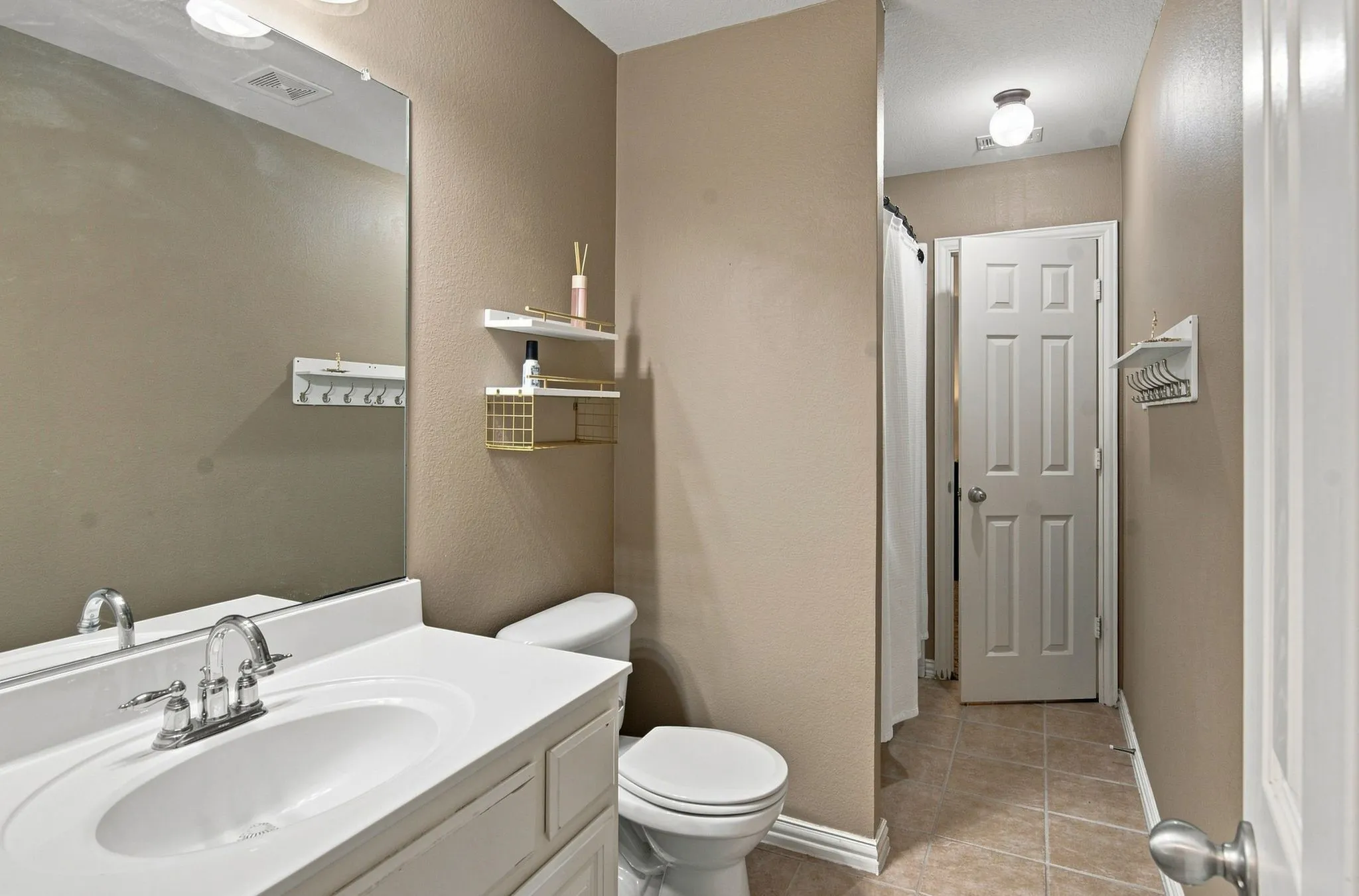 Single Family Residence For Sale in Tarrant County , 4805 Bob Wills Drive, Fort Worth, Texas 76244, 4 Bedroom, 4 Bathroom, 2 Garage spaces, 3,816 Sqft, built in 2006, mls#21343051, Real Estate Agent in Fort Worth, Homes For Sale in Tarrant county, Homes For Sale in Fort Worth, Realtor in Fort Worth Texas, Real Estate Brokerage Independent Realty Texas, Luminita Cordes Realtor