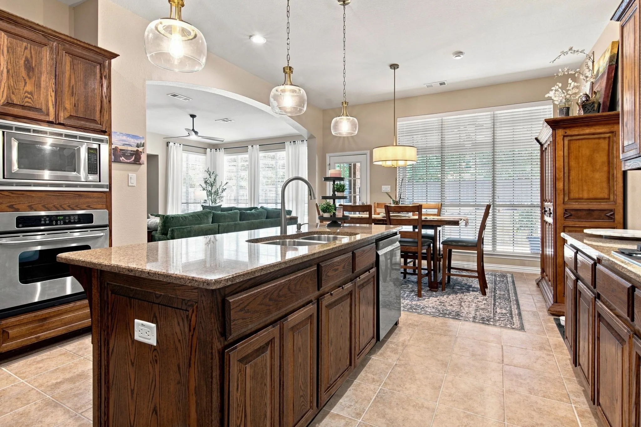 Single Family Residence For Sale in Tarrant County , 4805 Bob Wills Drive, Fort Worth, Texas 76244, 4 Bedroom, 4 Bathroom, 2 Garage spaces, 3,816 Sqft, built in 2006, mls#21343051, Real Estate Agent in Fort Worth, Homes For Sale in Tarrant county, Homes For Sale in Fort Worth, Realtor in Fort Worth Texas, Real Estate Brokerage Independent Realty Texas, Luminita Cordes Realtor