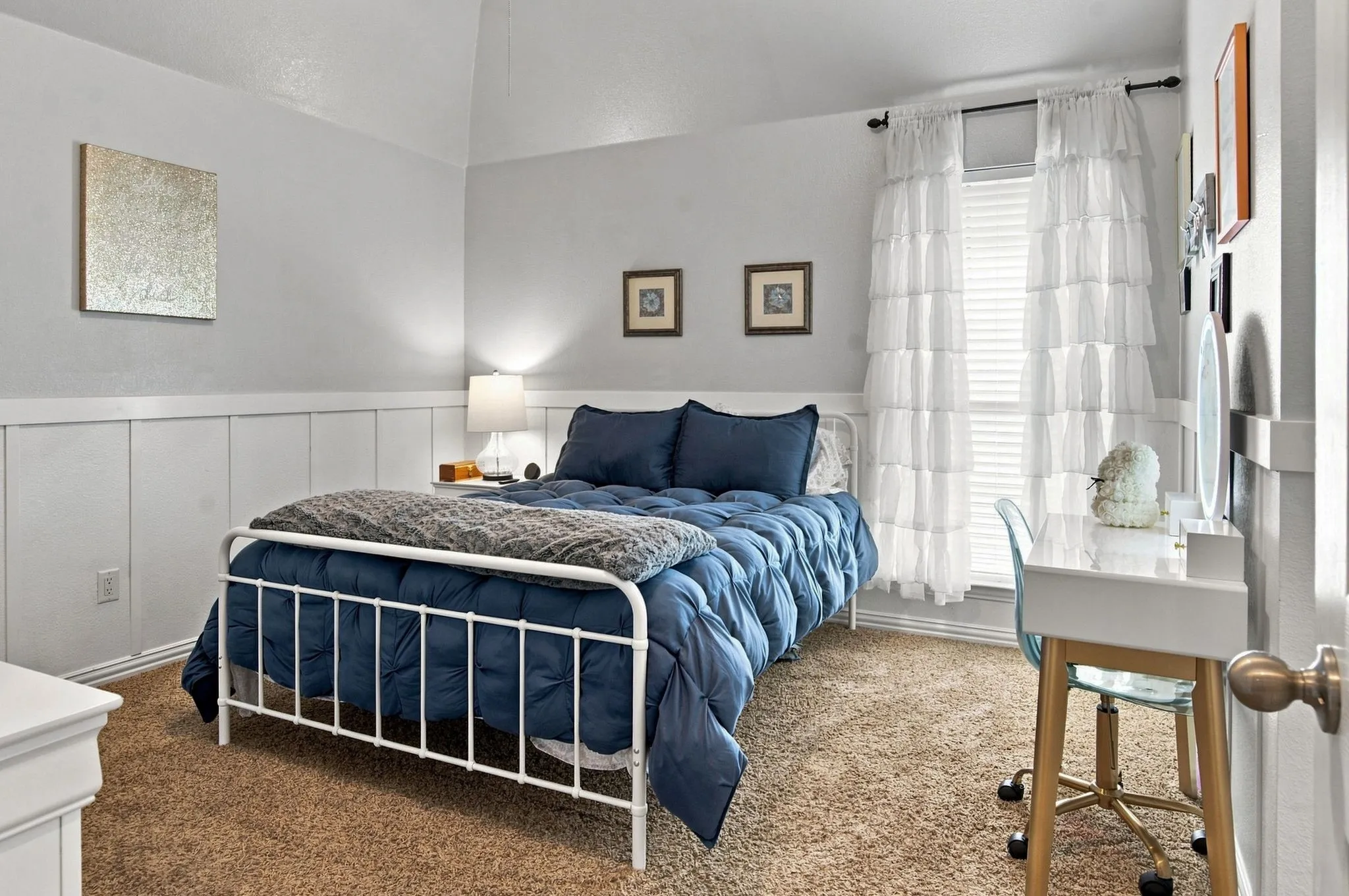 Single Family Residence For Sale in Tarrant County , 4805 Bob Wills Drive, Fort Worth, Texas 76244, 4 Bedroom, 4 Bathroom, 2 Garage spaces, 3,816 Sqft, built in 2006, mls#21343051, Real Estate Agent in Fort Worth, Homes For Sale in Tarrant county, Homes For Sale in Fort Worth, Realtor in Fort Worth Texas, Real Estate Brokerage Independent Realty Texas, Luminita Cordes Realtor