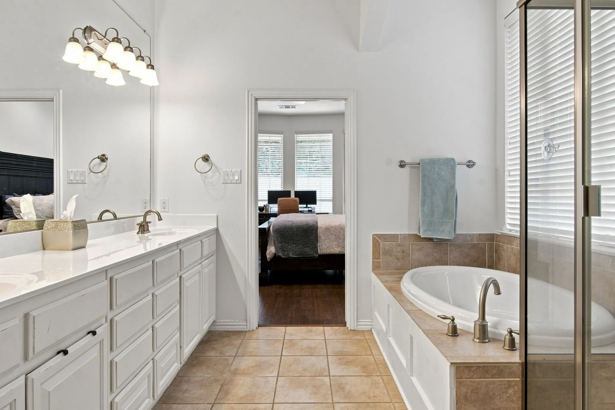 Single Family Residence For Sale in Tarrant County , 4805 Bob Wills Drive, Fort Worth, Texas 76244, 4 Bedroom, 4 Bathroom, 2 Garage spaces, 3,816 Sqft, built in 2006, mls#21343051, Real Estate Agent in Fort Worth, Homes For Sale in Tarrant county, Homes For Sale in Fort Worth, Realtor in Fort Worth Texas, Real Estate Brokerage Independent Realty Texas, Luminita Cordes Realtor