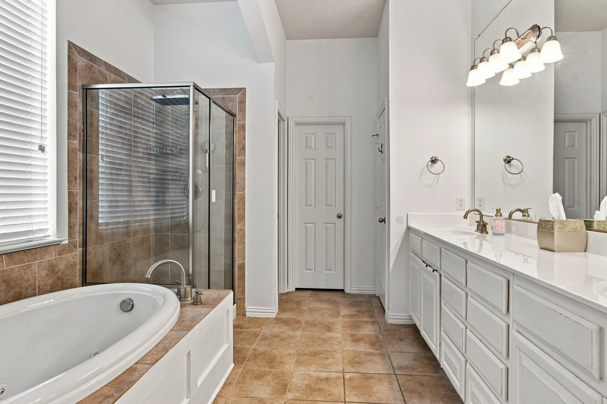 Single Family Residence For Sale in Tarrant County , 4805 Bob Wills Drive, Fort Worth, Texas 76244, 4 Bedroom, 4 Bathroom, 2 Garage spaces, 3,816 Sqft, built in 2006, mls#21343051, Real Estate Agent in Fort Worth, Homes For Sale in Tarrant county, Homes For Sale in Fort Worth, Realtor in Fort Worth Texas, Real Estate Brokerage Independent Realty Texas, Luminita Cordes Realtor
