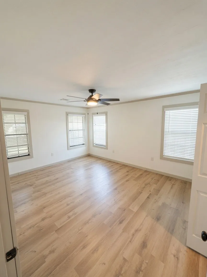 Single Family Residence For Sale in Wichita County , 3200 Hollywood Avenue, Wichita Falls, Texas 76309, 3 Bedroom, 2 Bathroom, Garage spaces, 1,337 Sqft, built in 1949, mls#21347473, Real Estate Agent in Wichita Falls, Homes For Sale in Wichita county, Homes For Sale in Wichita Falls, Realtor in Wichita Falls Texas, Real Estate Brokerage Independent Realty Texas, Luminita Cordes Realtor
