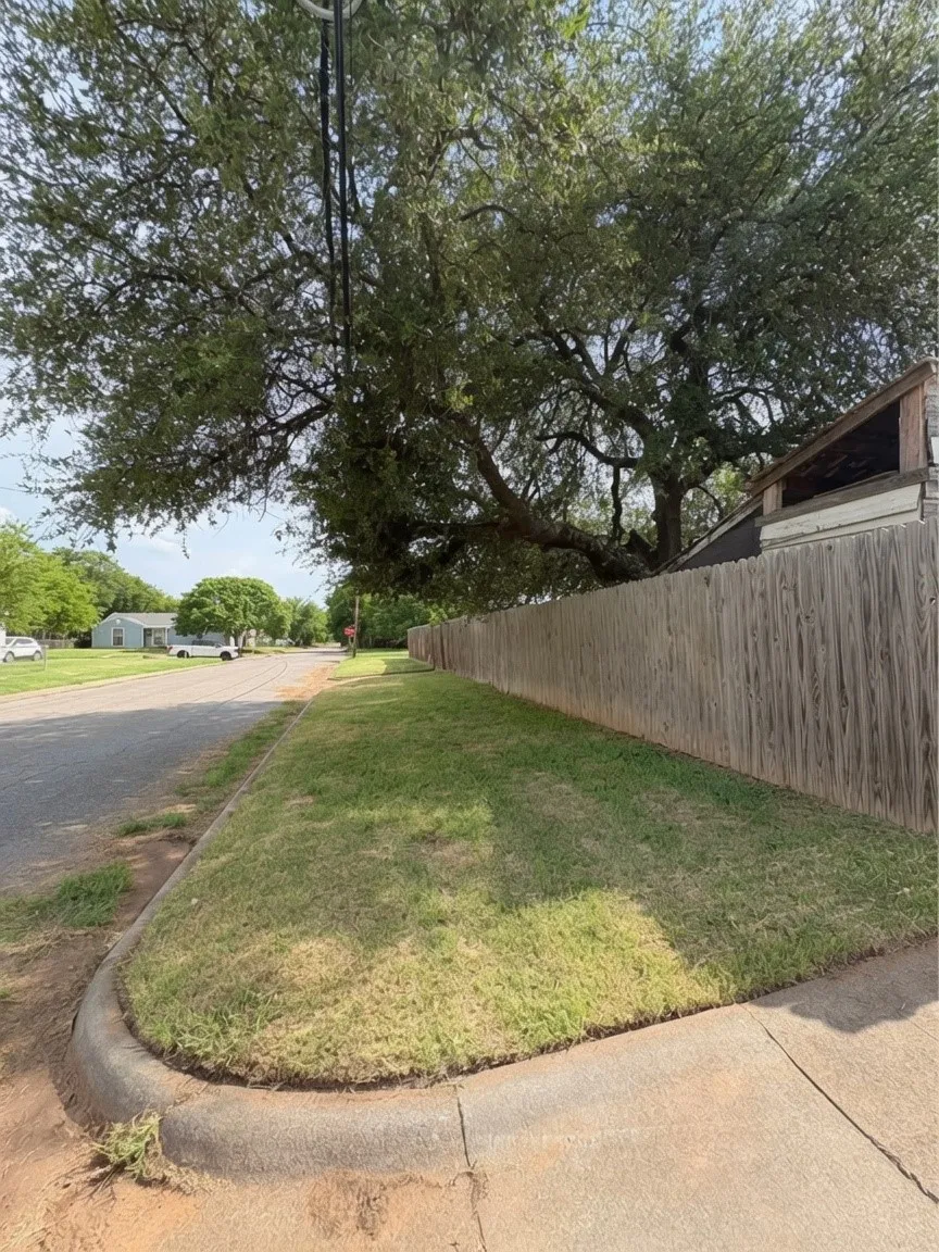 Single Family Residence For Sale in Wichita County , 3200 Hollywood Avenue, Wichita Falls, Texas 76309, 3 Bedroom, 2 Bathroom, Garage spaces, 1,337 Sqft, built in 1949, mls#21347473, Real Estate Agent in Wichita Falls, Homes For Sale in Wichita county, Homes For Sale in Wichita Falls, Realtor in Wichita Falls Texas, Real Estate Brokerage Independent Realty Texas, Luminita Cordes Realtor