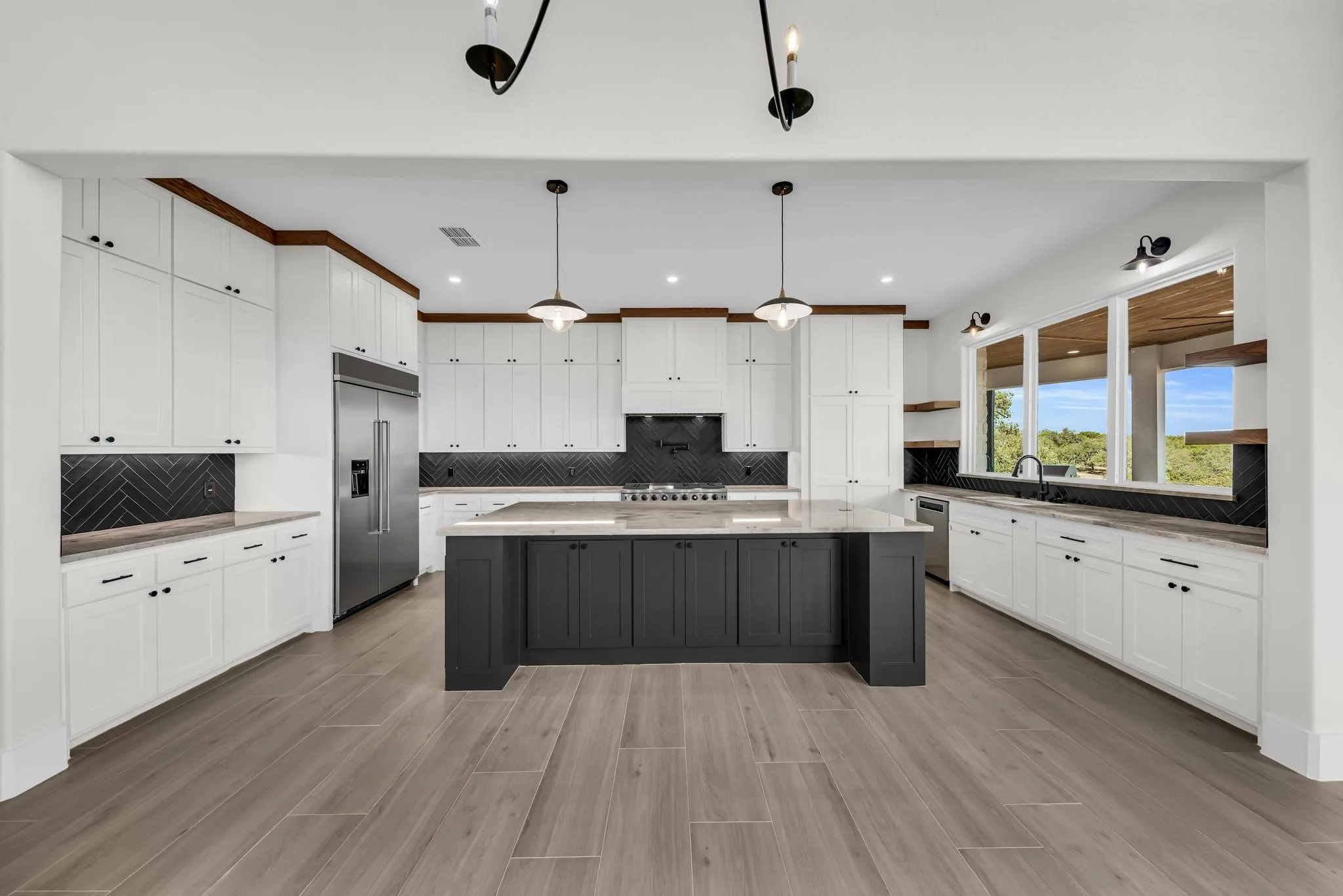 Single Family Residence For Sale in Llano County , 101 Silver Way, Horseshoe Bay, Texas 78657, 4 Bedroom, 5 Bathroom, 4 Garage spaces, 3,517 Sqft, built in 2025, mls#21347498, Real Estate Agent in Horseshoe Bay, Homes For Sale in Llano county, Homes For Sale in Horseshoe Bay, Realtor in Horseshoe Bay Texas, Real Estate Brokerage Independent Realty Texas, Luminita Cordes Realtor