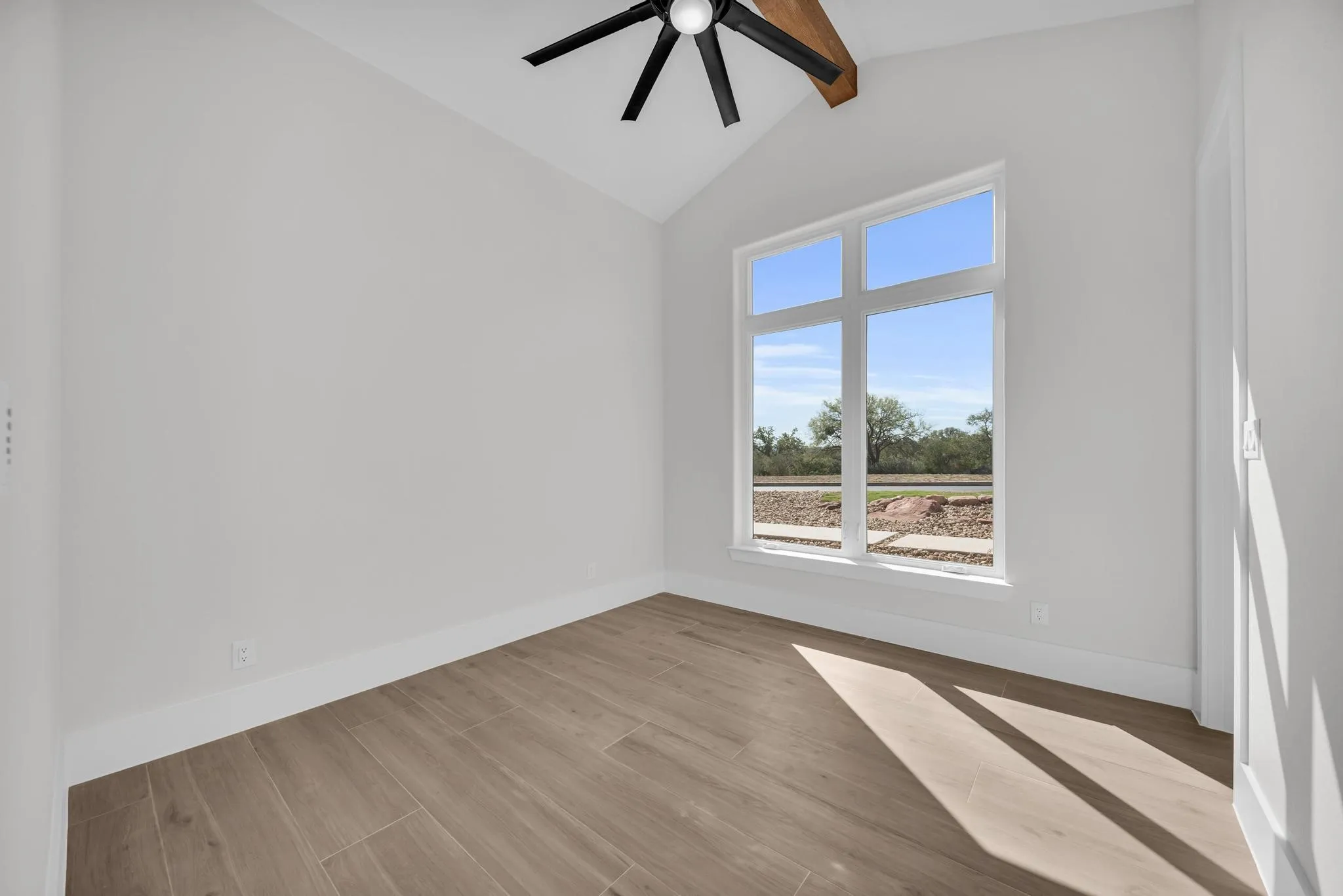 Single Family Residence For Sale in Llano County , 101 Silver Way, Horseshoe Bay, Texas 78657, 4 Bedroom, 5 Bathroom, 4 Garage spaces, 3,517 Sqft, built in 2025, mls#21347498, Real Estate Agent in Horseshoe Bay, Homes For Sale in Llano county, Homes For Sale in Horseshoe Bay, Realtor in Horseshoe Bay Texas, Real Estate Brokerage Independent Realty Texas, Luminita Cordes Realtor