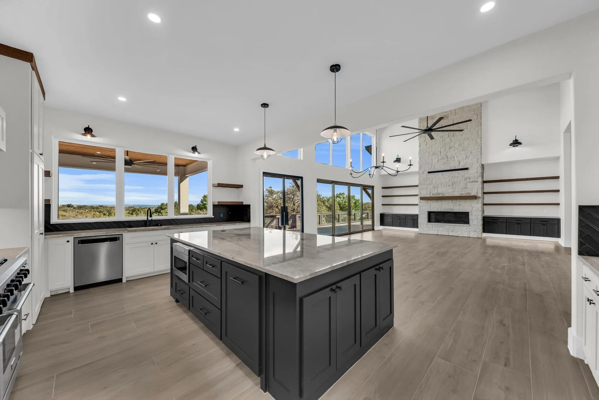 Single Family Residence For Sale in Llano County , 101 Silver Way, Horseshoe Bay, Texas 78657, 4 Bedroom, 5 Bathroom, 4 Garage spaces, 3,517 Sqft, built in 2025, mls#21347498, Real Estate Agent in Horseshoe Bay, Homes For Sale in Llano county, Homes For Sale in Horseshoe Bay, Realtor in Horseshoe Bay Texas, Real Estate Brokerage Independent Realty Texas, Luminita Cordes Realtor