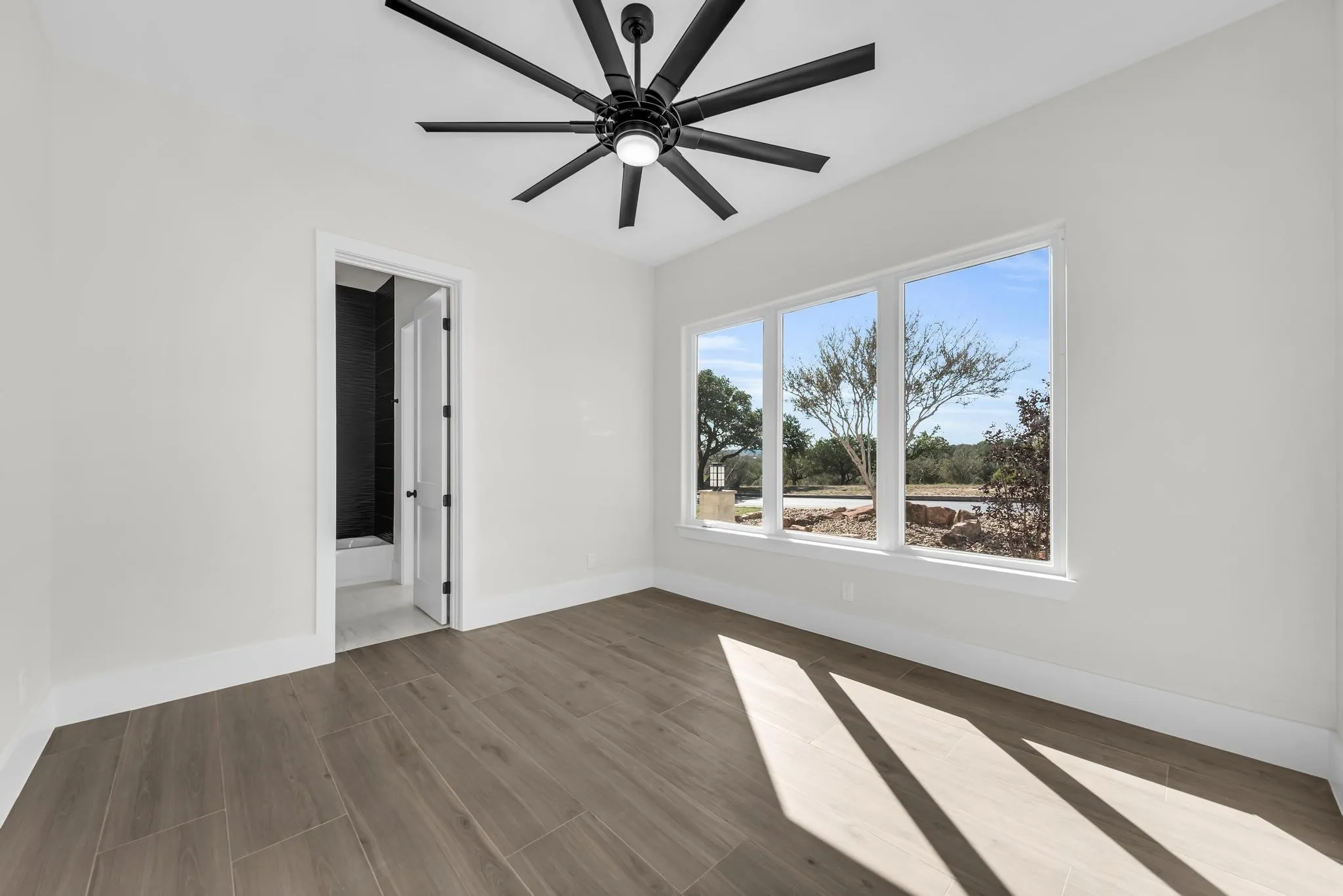 Single Family Residence For Sale in Llano County , 101 Silver Way, Horseshoe Bay, Texas 78657, 4 Bedroom, 5 Bathroom, 4 Garage spaces, 3,517 Sqft, built in 2025, mls#21347498, Real Estate Agent in Horseshoe Bay, Homes For Sale in Llano county, Homes For Sale in Horseshoe Bay, Realtor in Horseshoe Bay Texas, Real Estate Brokerage Independent Realty Texas, Luminita Cordes Realtor