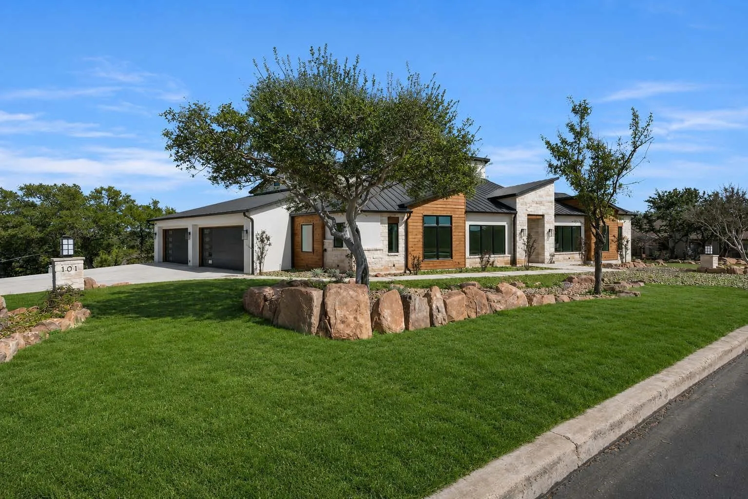 Single Family Residence For Sale in Llano County , 101 Silver Way, Horseshoe Bay, Texas 78657, 4 Bedroom, 5 Bathroom, 4 Garage spaces, 3,517 Sqft, built in 2025, mls#21347498, Real Estate Agent in Horseshoe Bay, Homes For Sale in Llano county, Homes For Sale in Horseshoe Bay, Realtor in Horseshoe Bay Texas, Real Estate Brokerage Independent Realty Texas, Luminita Cordes Realtor