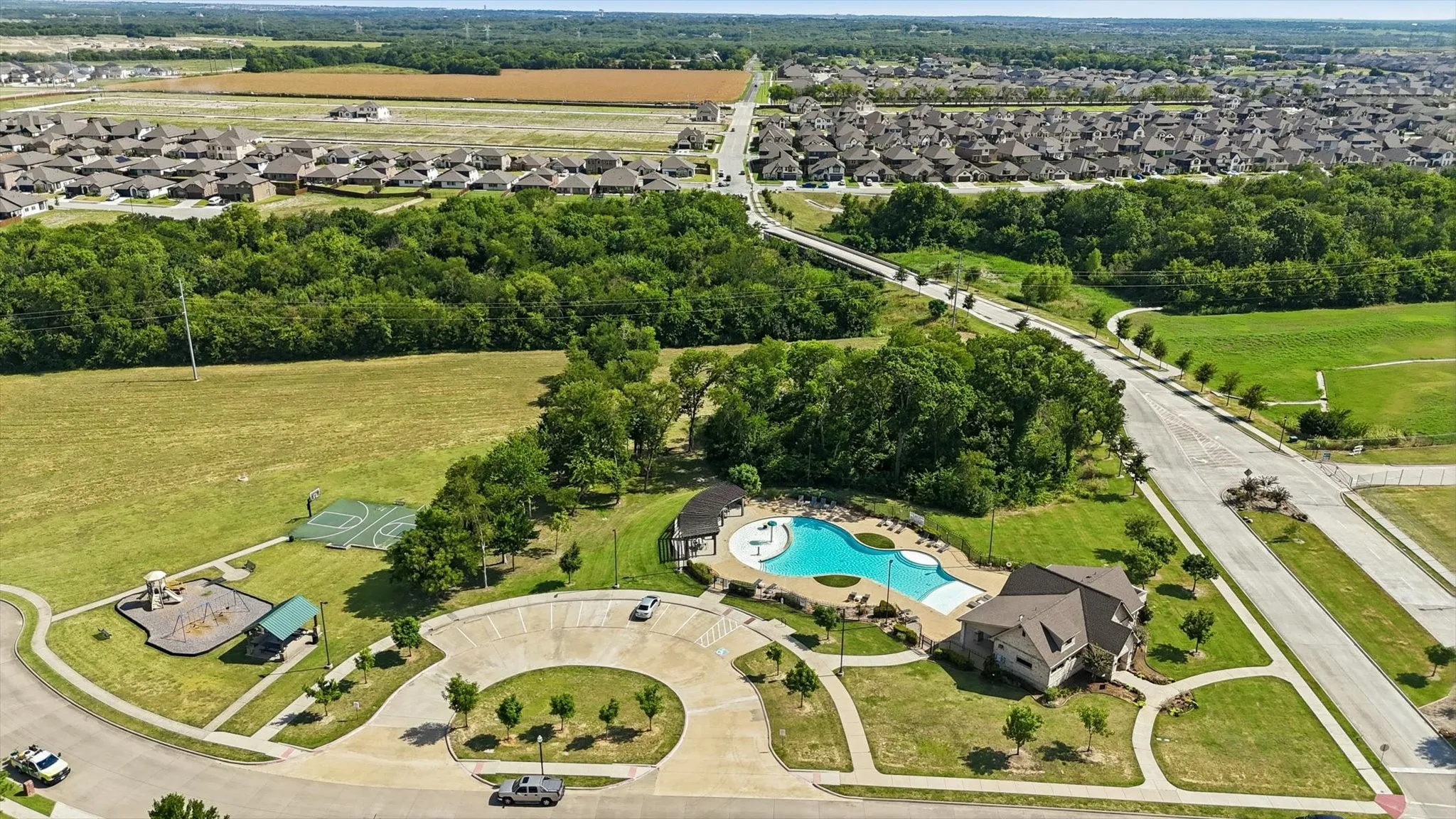 Single Family Residence For Sale in Collin County , 652 Lincoln Avenue, Lavon, Texas 75166, 3 Bedroom, 2 Bathroom, 2 Garage spaces, 1,740 Sqft, built in 2010, mls#21345737, Real Estate Agent in Lavon, Homes For Sale in Collin county, Homes For Sale in Lavon, Realtor in Lavon Texas, Real Estate Brokerage Independent Realty Texas, Luminita Cordes Realtor