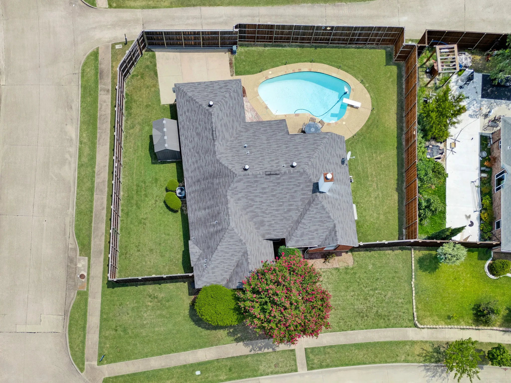Single Family Residence For Sale in Dallas County , 1926 Oak Bend Lane, Garland, Texas 75040, 3 Bedroom, 2 Bathroom, 2 Garage spaces, 1,849 Sqft, built in 1992, mls#21347546, Real Estate Agent in Garland, Homes For Sale in Dallas county, Homes For Sale in Garland, Realtor in Garland Texas, Real Estate Brokerage Independent Realty Texas, Luminita Cordes Realtor