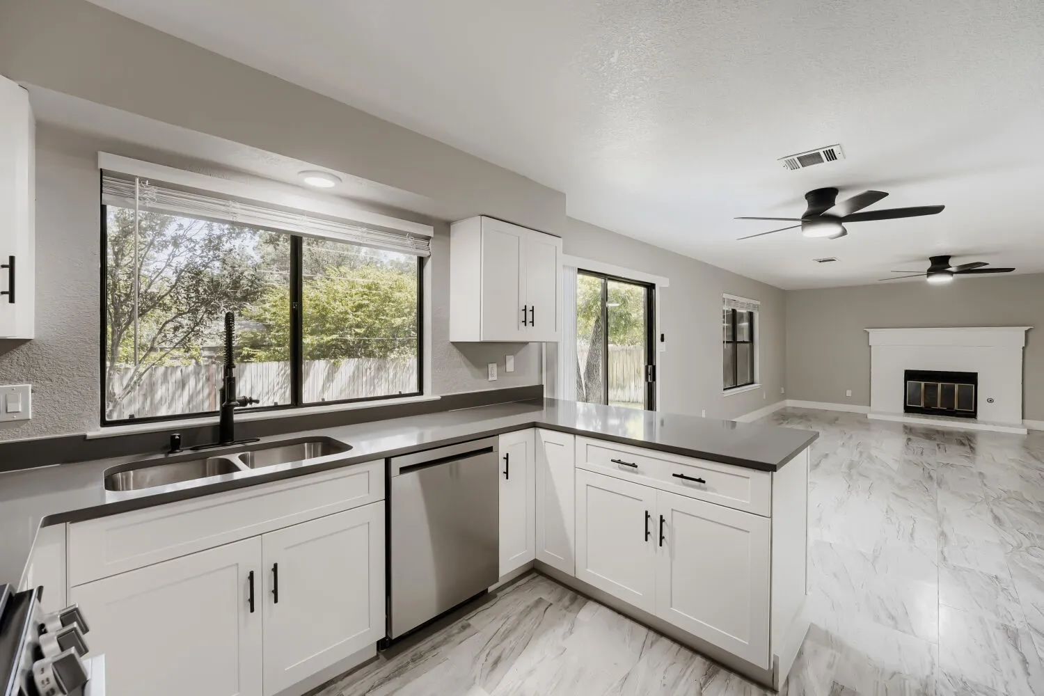 Single Family Residence For Sale in Williamson County , 1612 Hermitage Drive, Round Rock, Texas 78681, 4 Bedroom, 3 Bathroom, 2 Garage spaces, 2,294 Sqft, built in 1985, mls#21347575, Real Estate Agent in Round Rock, Homes For Sale in Williamson county, Homes For Sale in Round Rock, Realtor in Round Rock Texas, Real Estate Brokerage Independent Realty Texas, Luminita Cordes Realtor