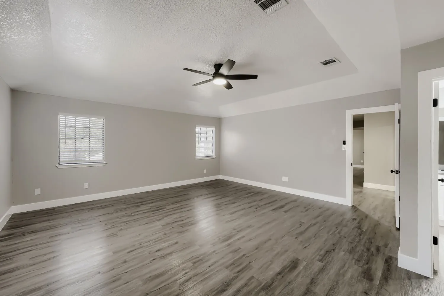 Single Family Residence For Sale in Williamson County , 1612 Hermitage Drive, Round Rock, Texas 78681, 4 Bedroom, 3 Bathroom, 2 Garage spaces, 2,294 Sqft, built in 1985, mls#21347575, Real Estate Agent in Round Rock, Homes For Sale in Williamson county, Homes For Sale in Round Rock, Realtor in Round Rock Texas, Real Estate Brokerage Independent Realty Texas, Luminita Cordes Realtor