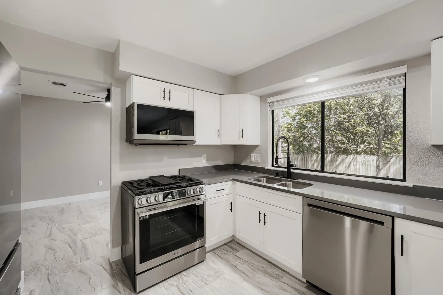 Single Family Residence For Sale in Williamson County , 1612 Hermitage Drive, Round Rock, Texas 78681, 4 Bedroom, 3 Bathroom, 2 Garage spaces, 2,294 Sqft, built in 1985, mls#21347575, Real Estate Agent in Round Rock, Homes For Sale in Williamson county, Homes For Sale in Round Rock, Realtor in Round Rock Texas, Real Estate Brokerage Independent Realty Texas, Luminita Cordes Realtor