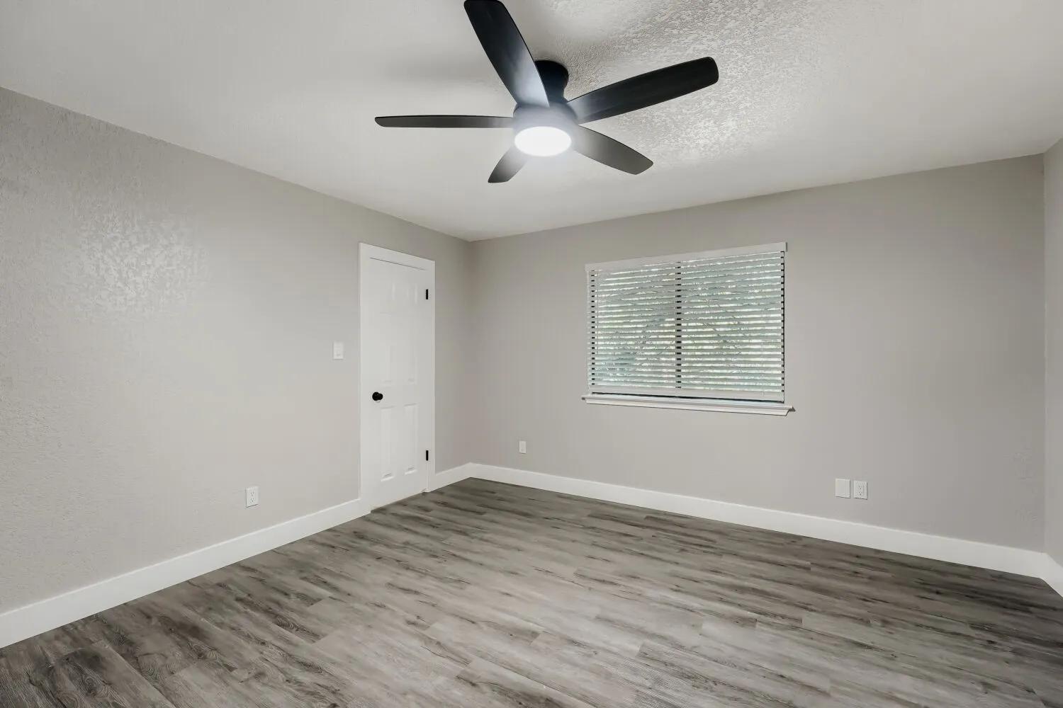 Single Family Residence For Sale in Williamson County , 1612 Hermitage Drive, Round Rock, Texas 78681, 4 Bedroom, 3 Bathroom, 2 Garage spaces, 2,294 Sqft, built in 1985, mls#21347575, Real Estate Agent in Round Rock, Homes For Sale in Williamson county, Homes For Sale in Round Rock, Realtor in Round Rock Texas, Real Estate Brokerage Independent Realty Texas, Luminita Cordes Realtor