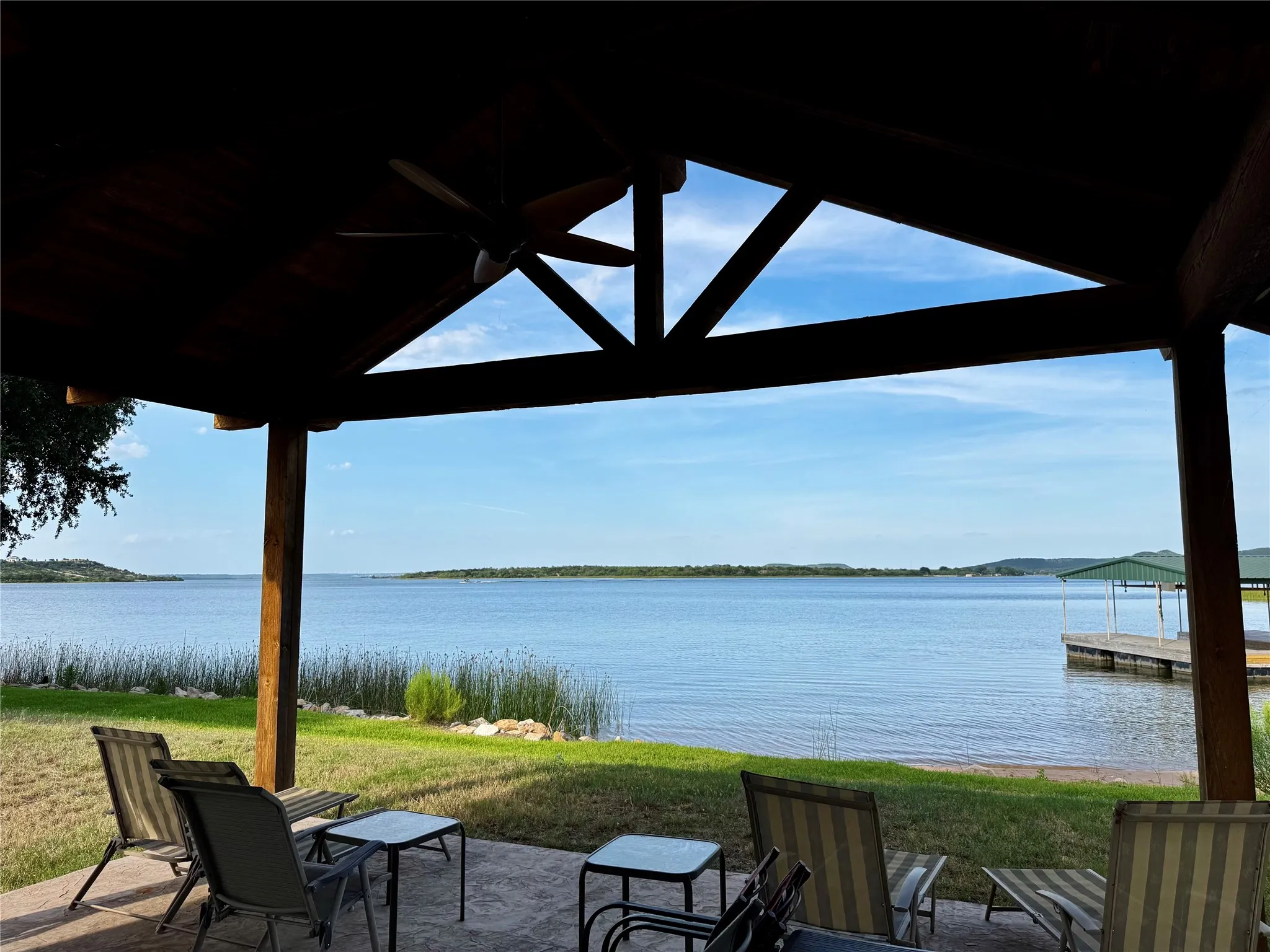 Mobile Home For Sale in Palo Pinto County , 1909 Buck Run, Graford, Texas 76449, 2 Bedroom, 1 Bathroom, Garage spaces, 728 Sqft, built in 1980, mls#21347450, Real Estate Agent in Graford, Homes For Sale in Palo Pinto county, Homes For Sale in Graford, Realtor in Graford Texas, Real Estate Brokerage Independent Realty Texas, Luminita Cordes Realtor