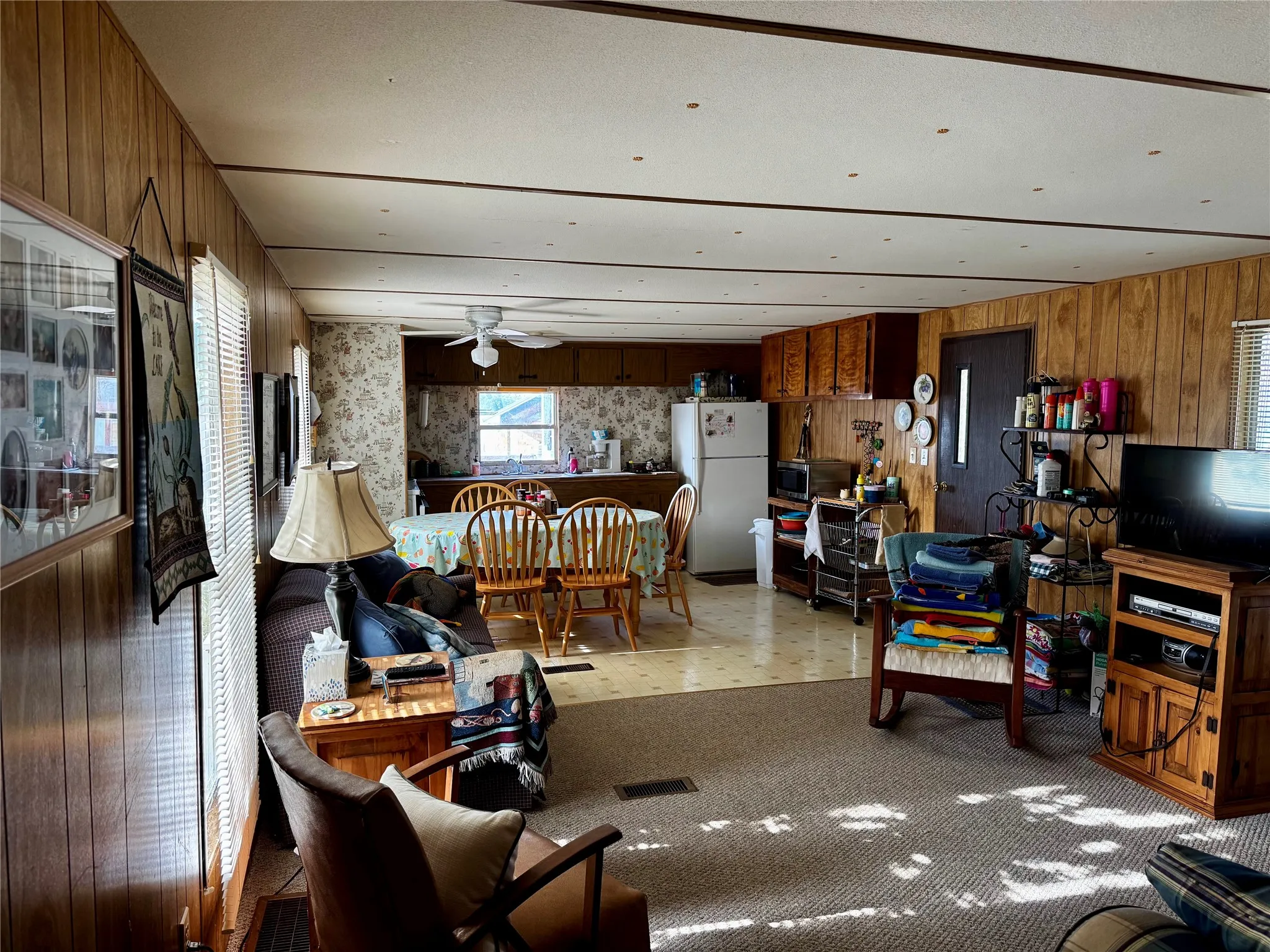 Mobile Home For Sale in Palo Pinto County , 1909 Buck Run, Graford, Texas 76449, 2 Bedroom, 1 Bathroom, Garage spaces, 728 Sqft, built in 1980, mls#21347450, Real Estate Agent in Graford, Homes For Sale in Palo Pinto county, Homes For Sale in Graford, Realtor in Graford Texas, Real Estate Brokerage Independent Realty Texas, Luminita Cordes Realtor
