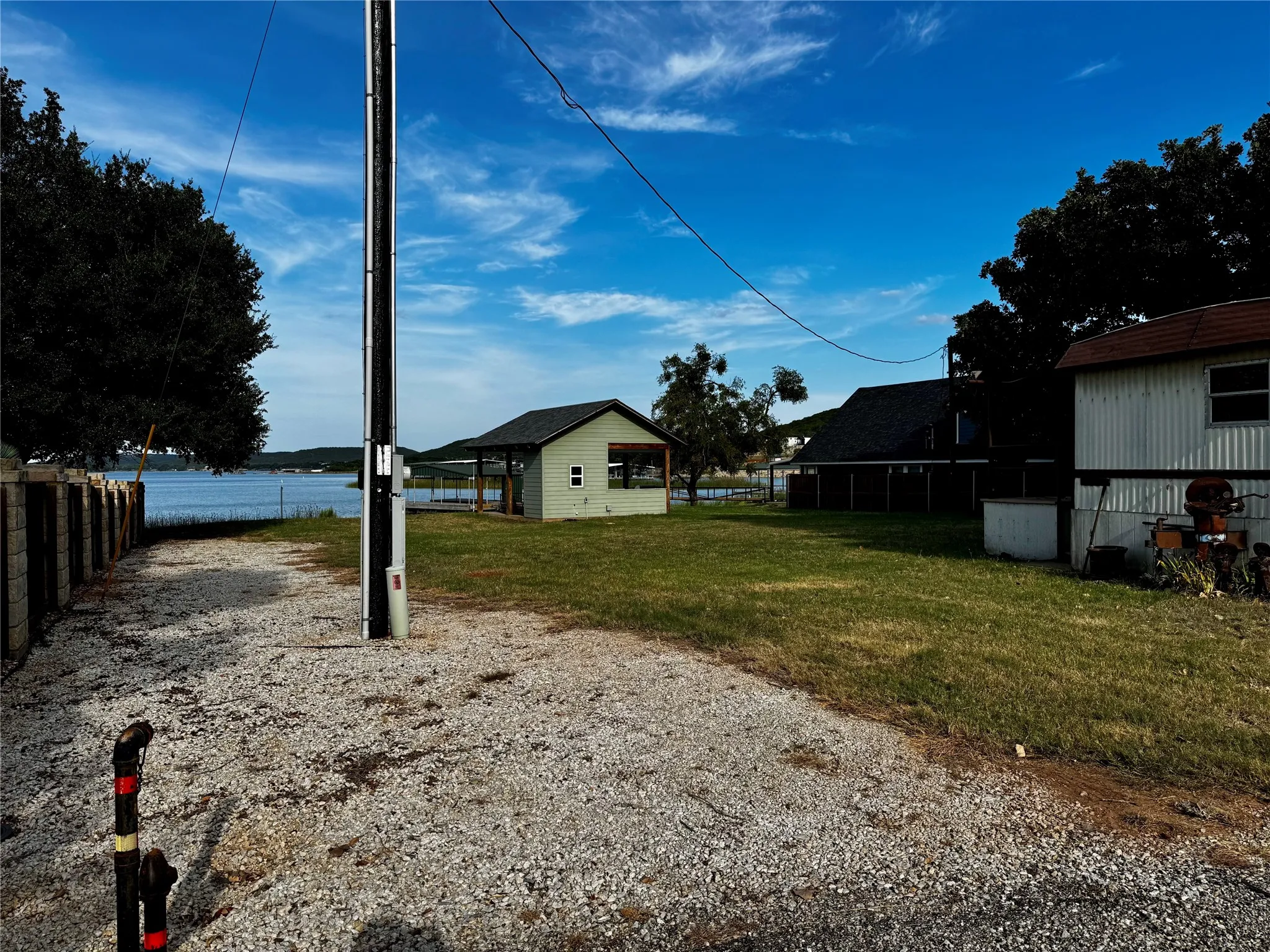 Mobile Home For Sale in Palo Pinto County , 1909 Buck Run, Graford, Texas 76449, 2 Bedroom, 1 Bathroom, Garage spaces, 728 Sqft, built in 1980, mls#21347450, Real Estate Agent in Graford, Homes For Sale in Palo Pinto county, Homes For Sale in Graford, Realtor in Graford Texas, Real Estate Brokerage Independent Realty Texas, Luminita Cordes Realtor
